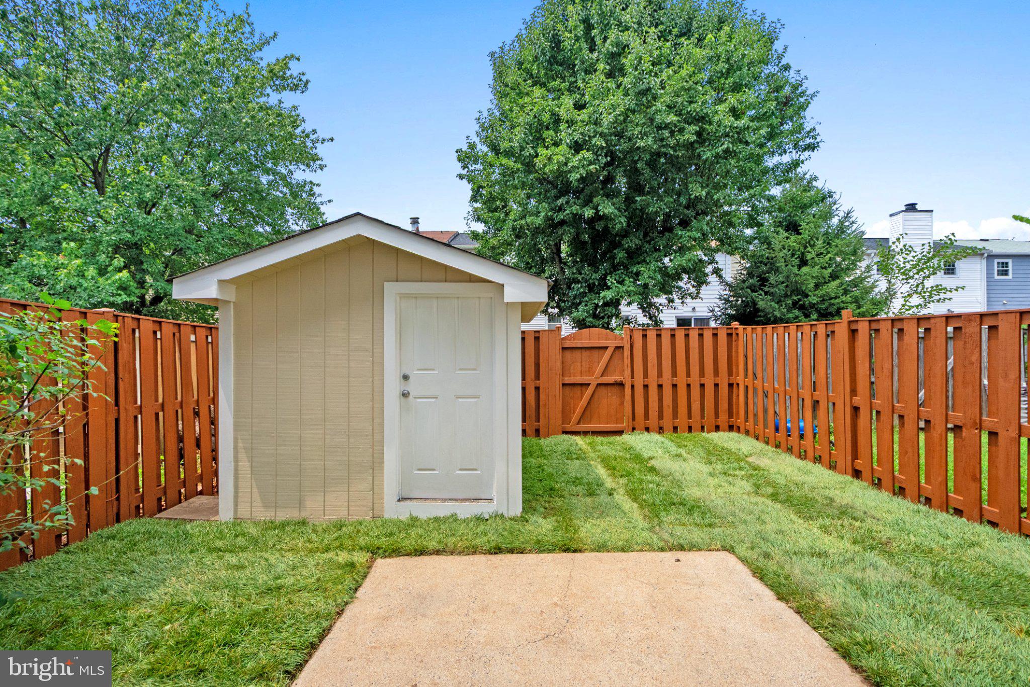 LOUDOUN HILLS - Residential