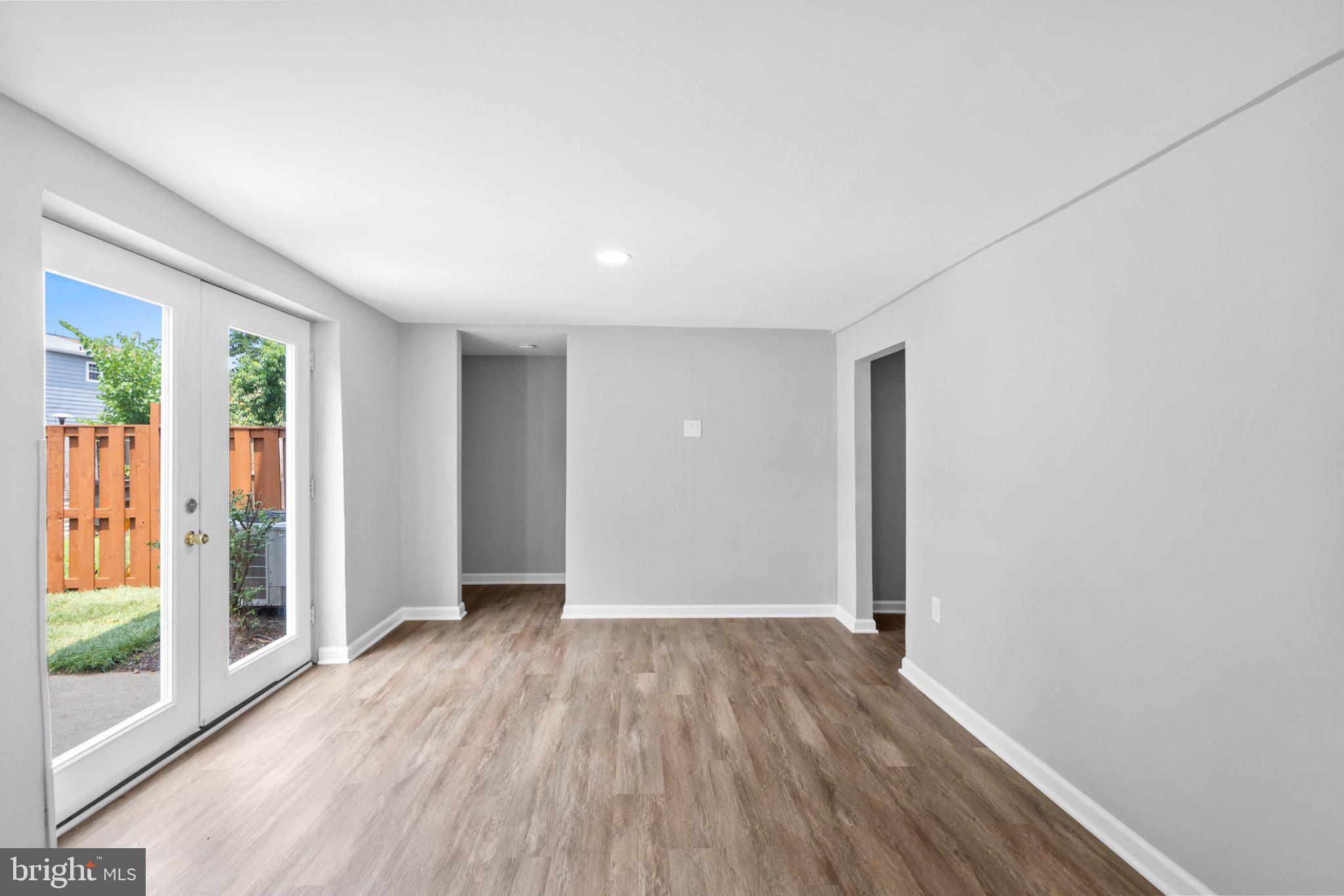 LOUDOUN HILLS - Residential