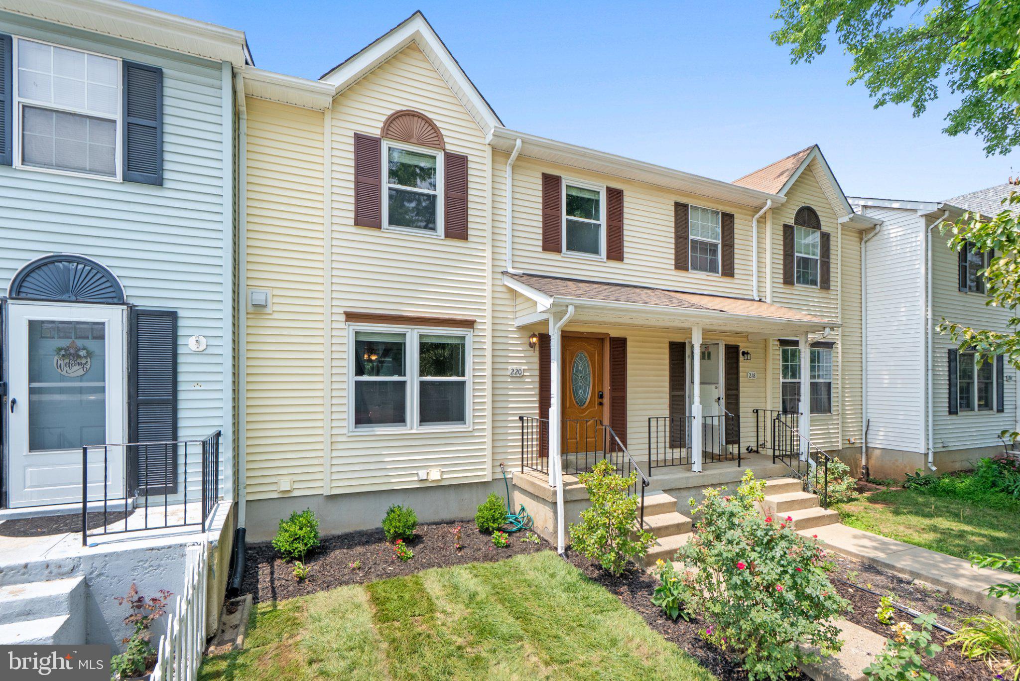 LOUDOUN HILLS - Residential