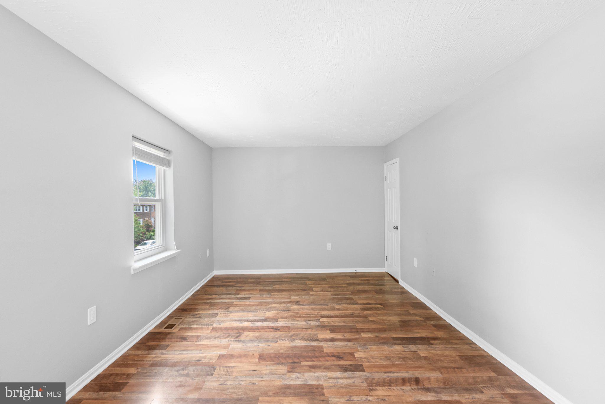 LOUDOUN HILLS - Residential