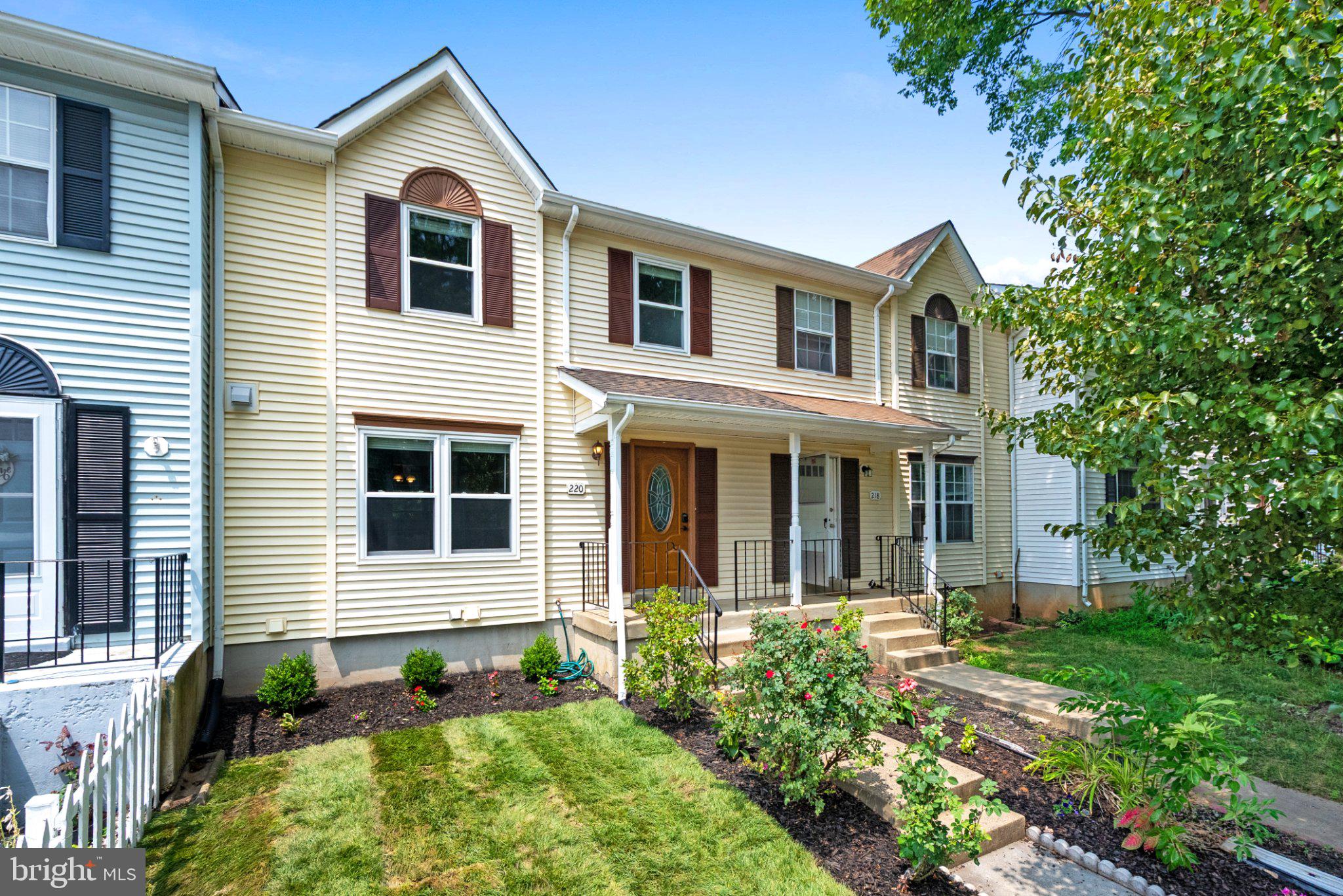 LOUDOUN HILLS - Residential
