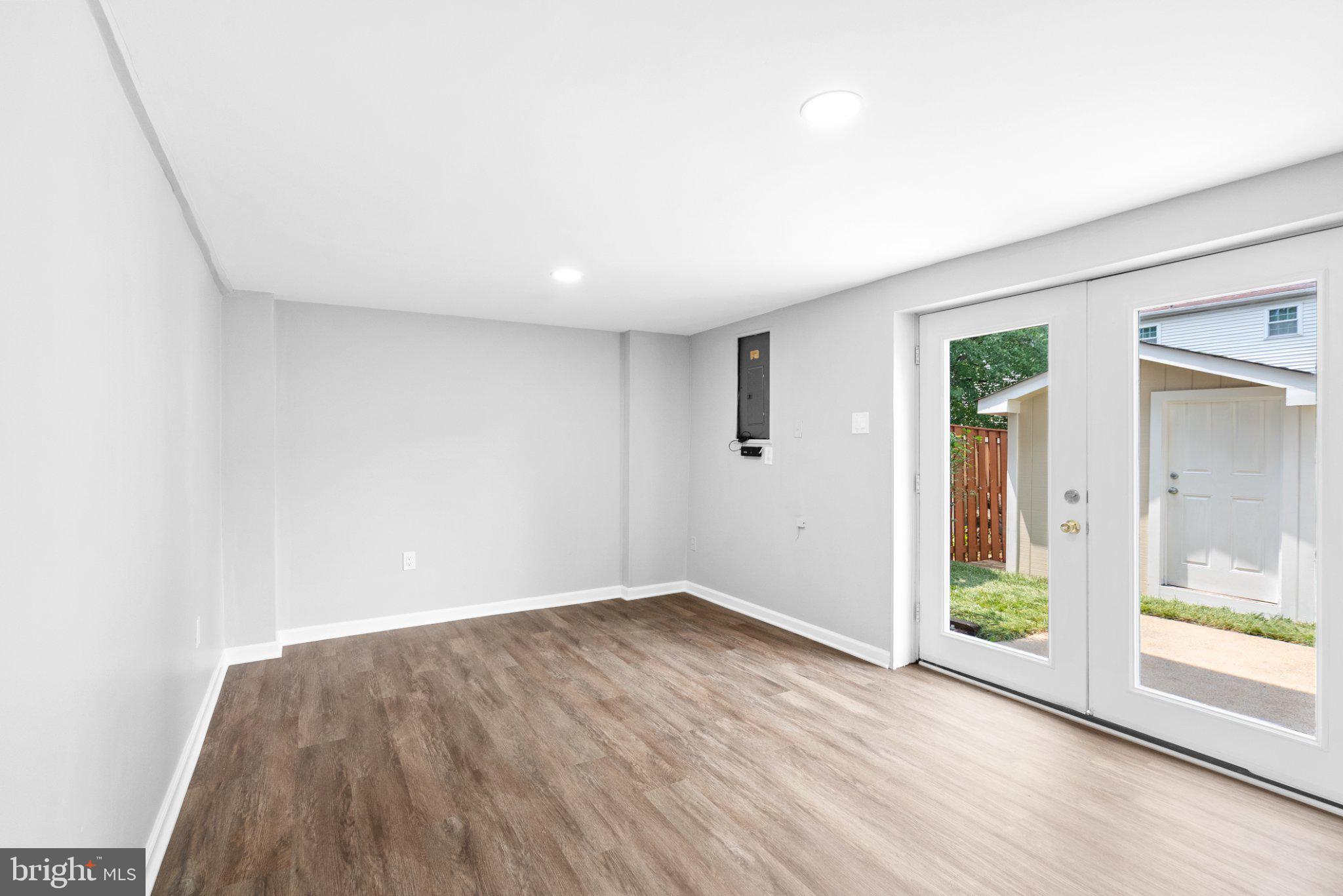 LOUDOUN HILLS - Residential