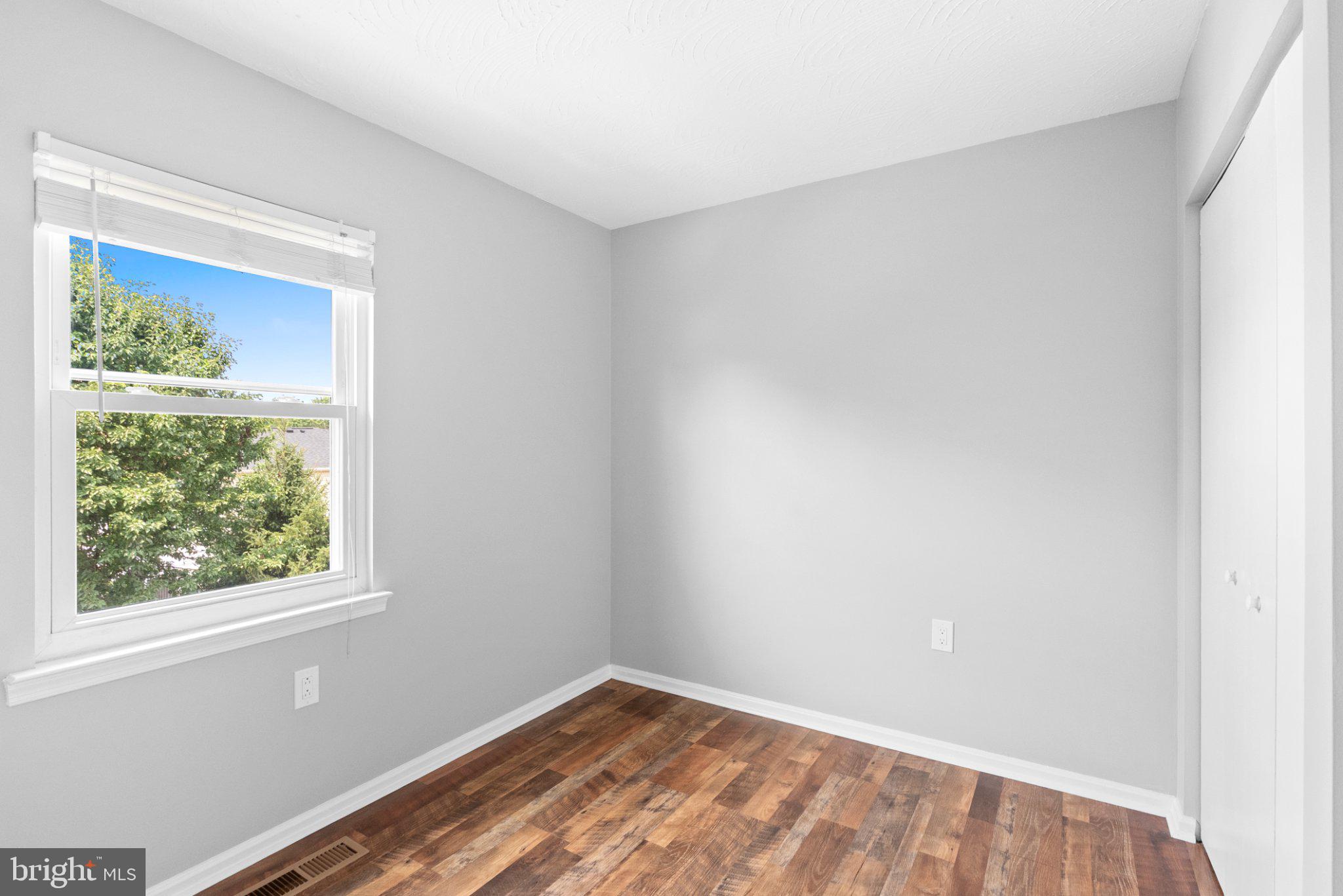 LOUDOUN HILLS - Residential