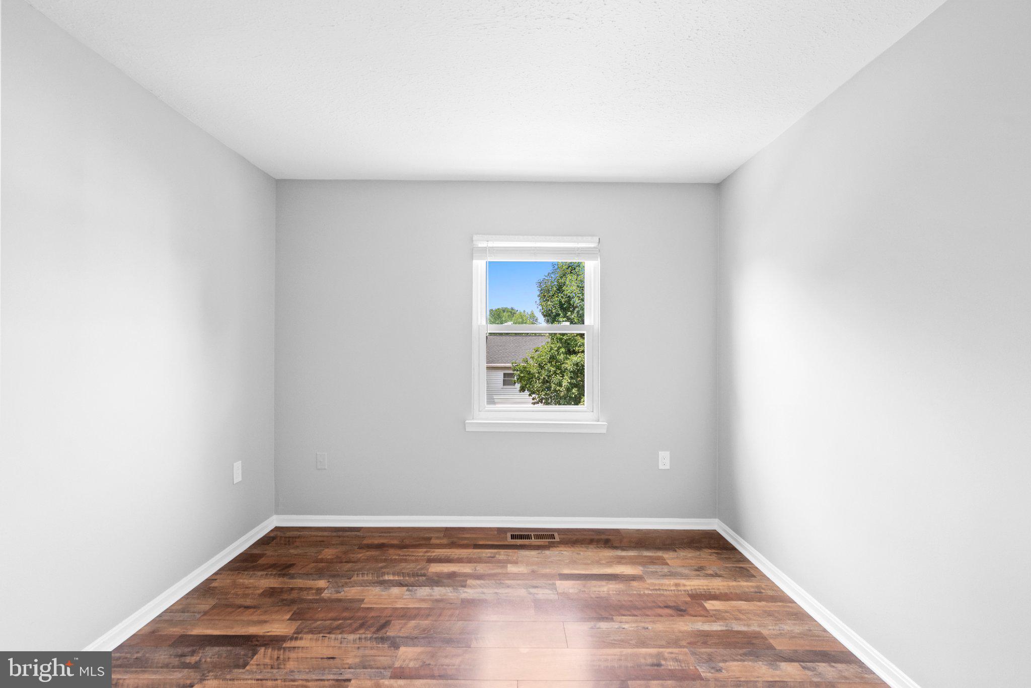 LOUDOUN HILLS - Residential