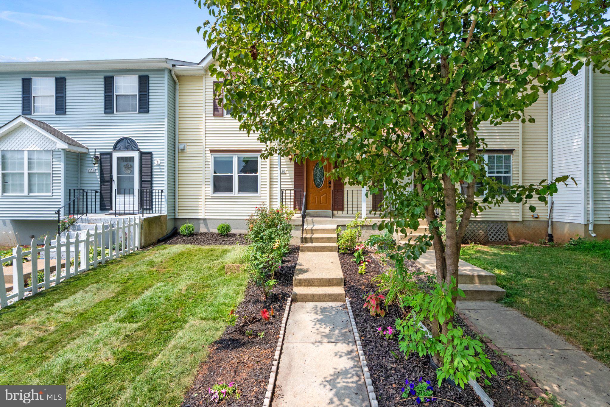 LOUDOUN HILLS - Residential