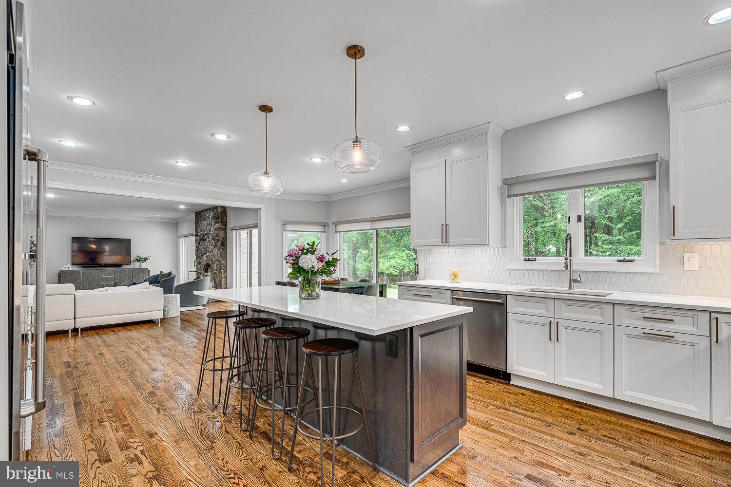 POTOMAC OUTSIDE - Residential