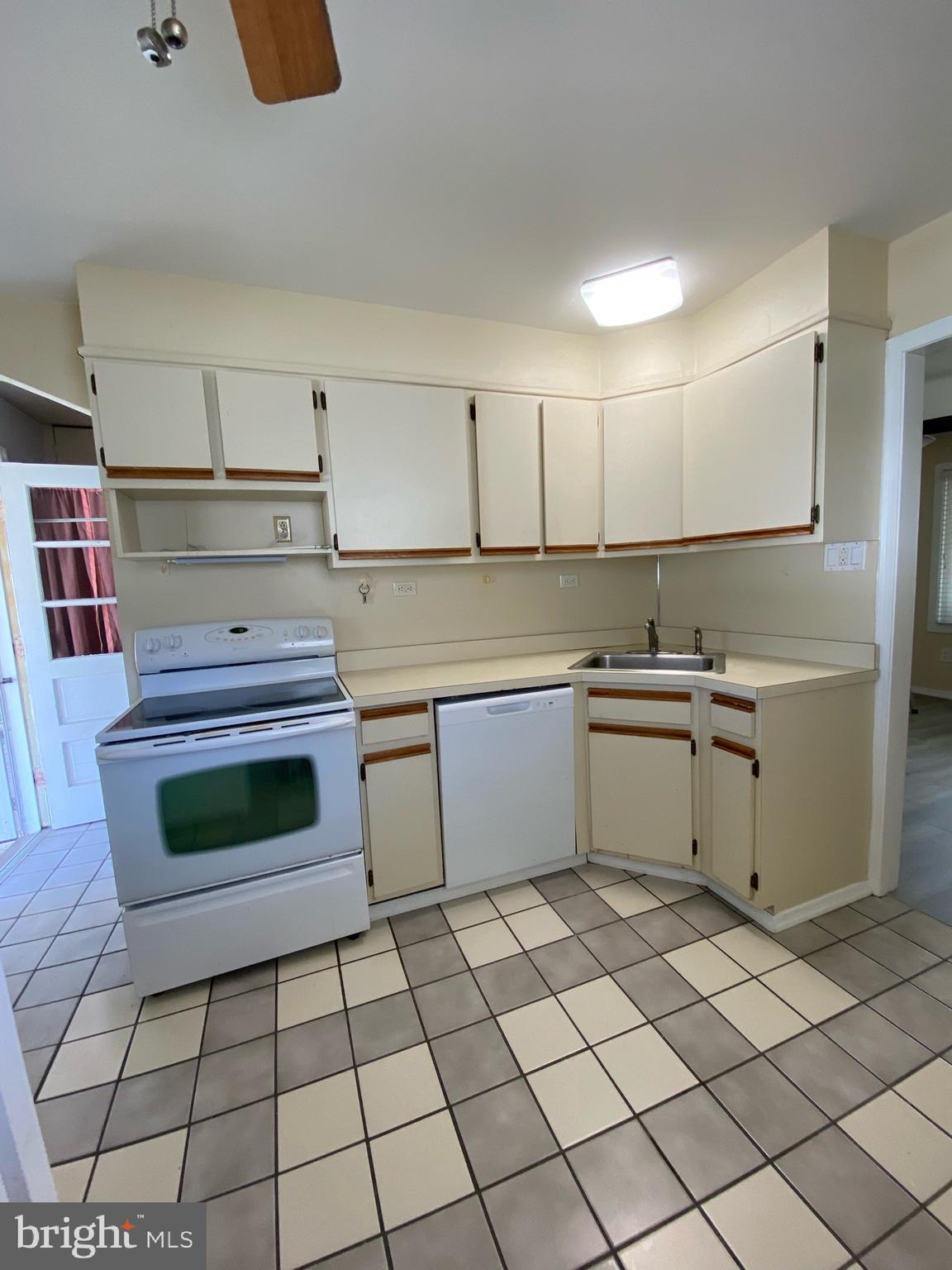 CROYDON - Residential Lease