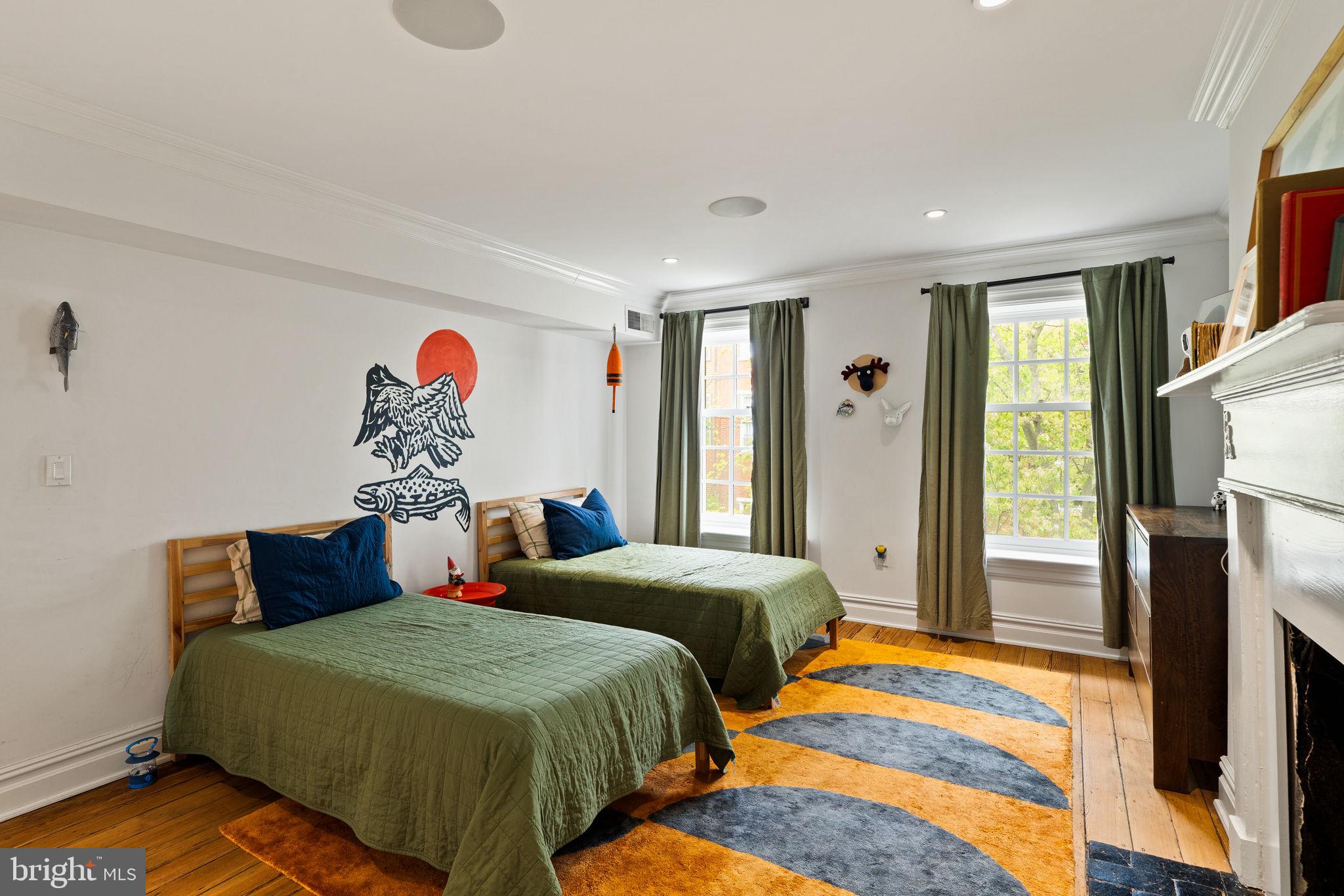 WASHINGTON SQ - Residential