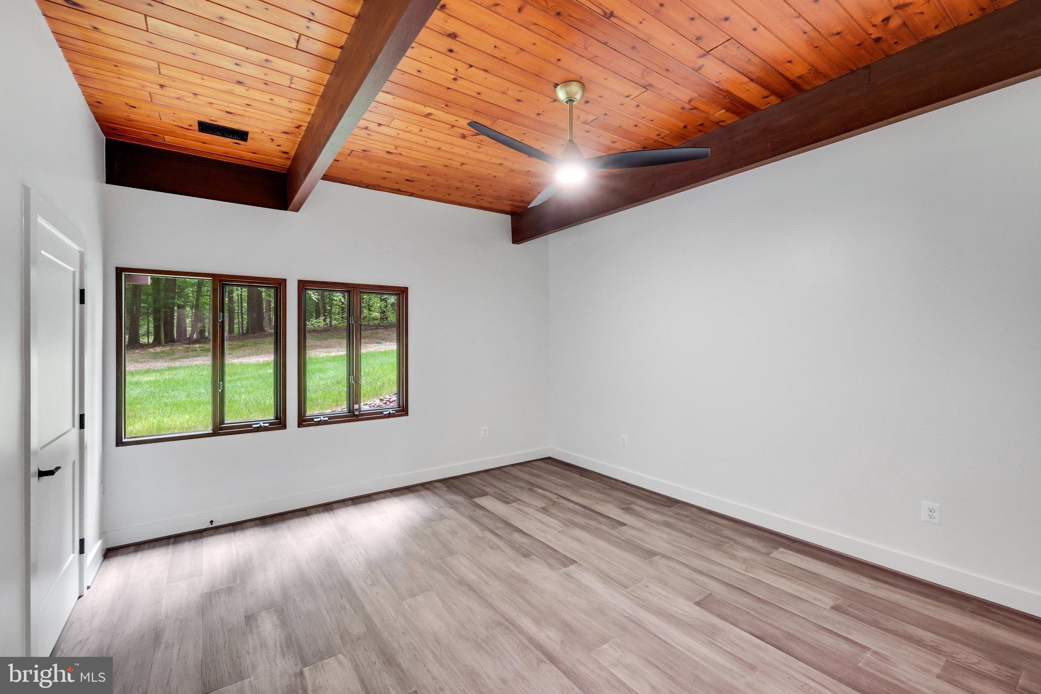 JEFFERSON RUN MANOR - Residential