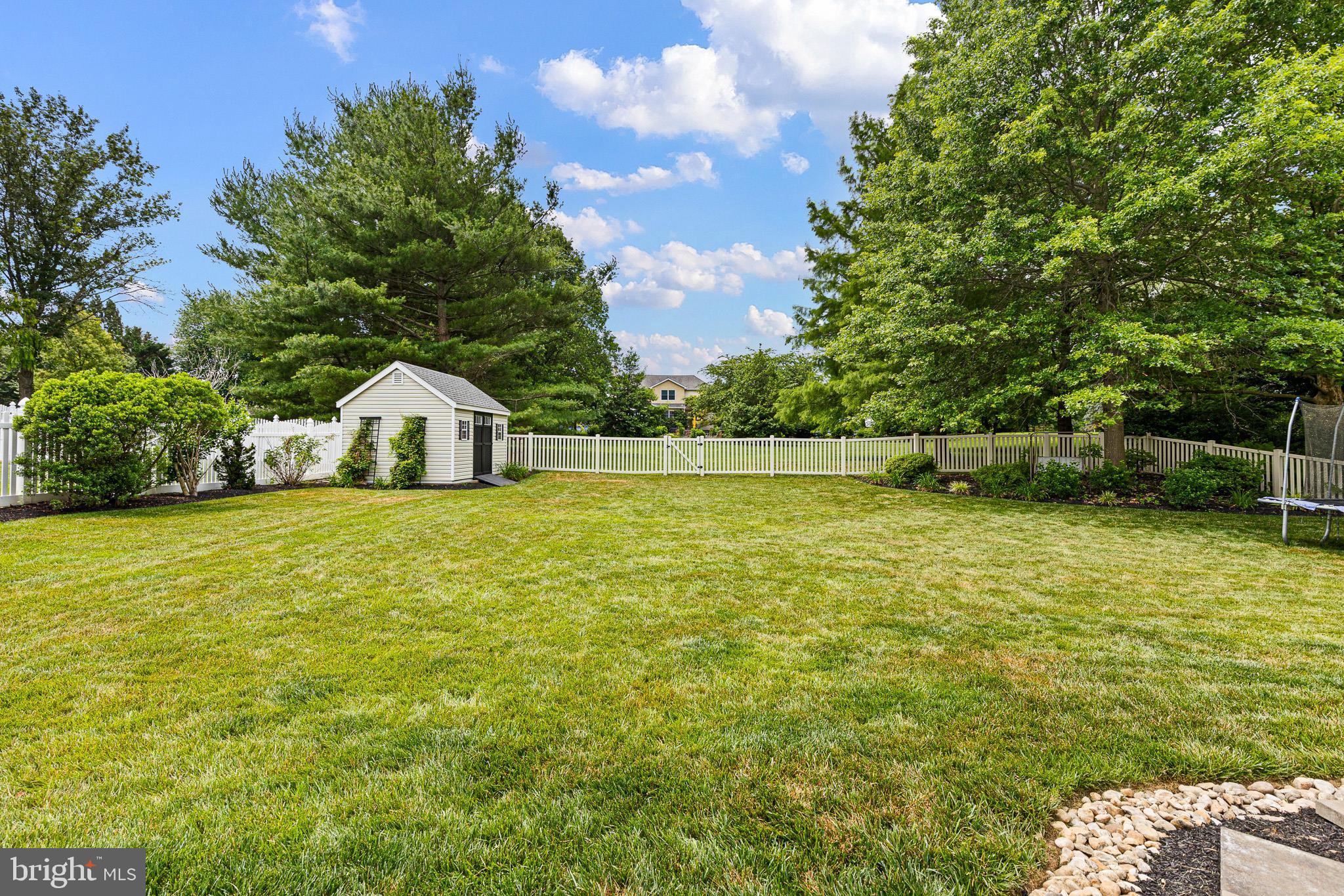 WILLOWDALE CROSSIN - Residential