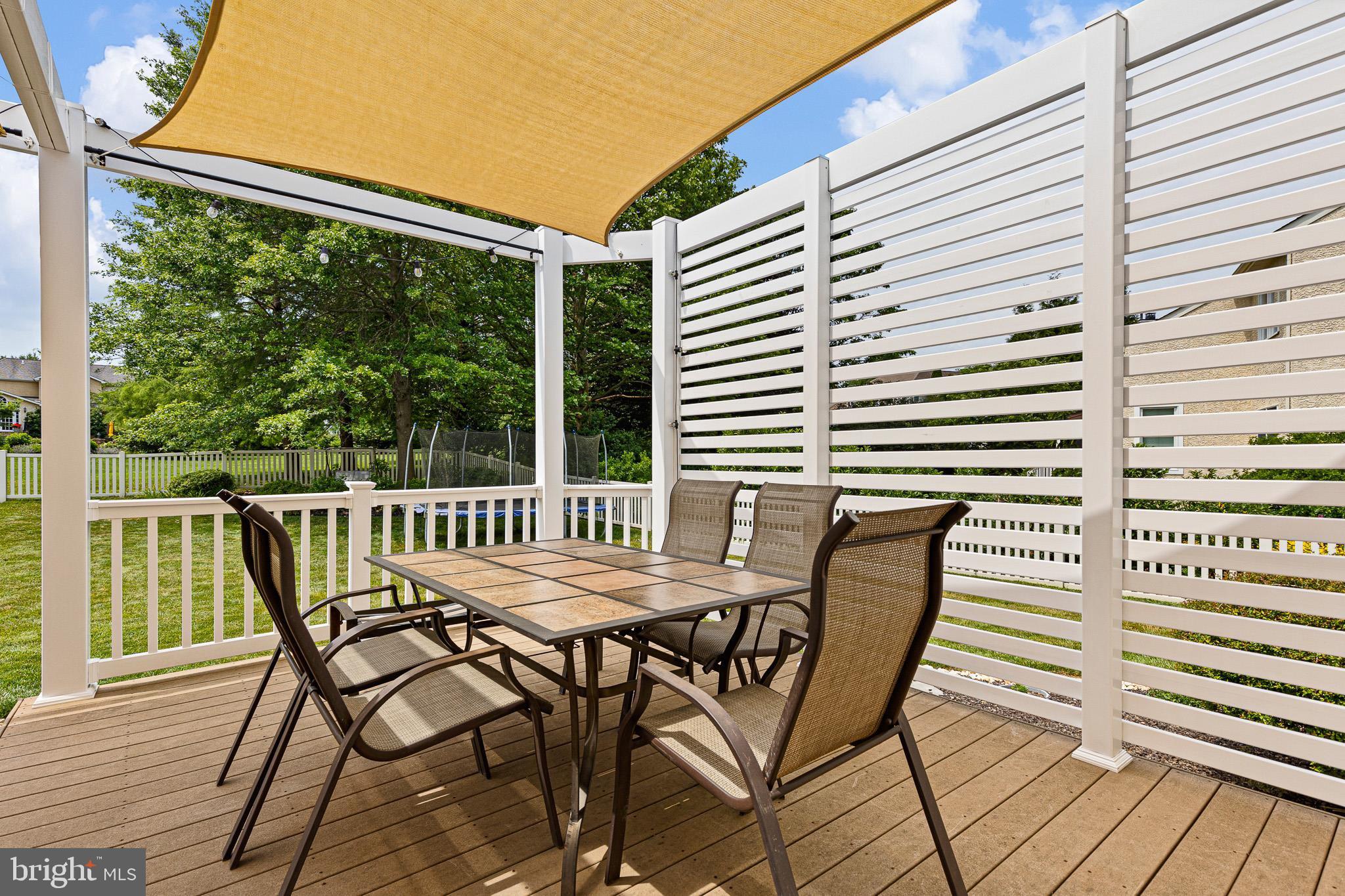 WILLOWDALE CROSSIN - Residential