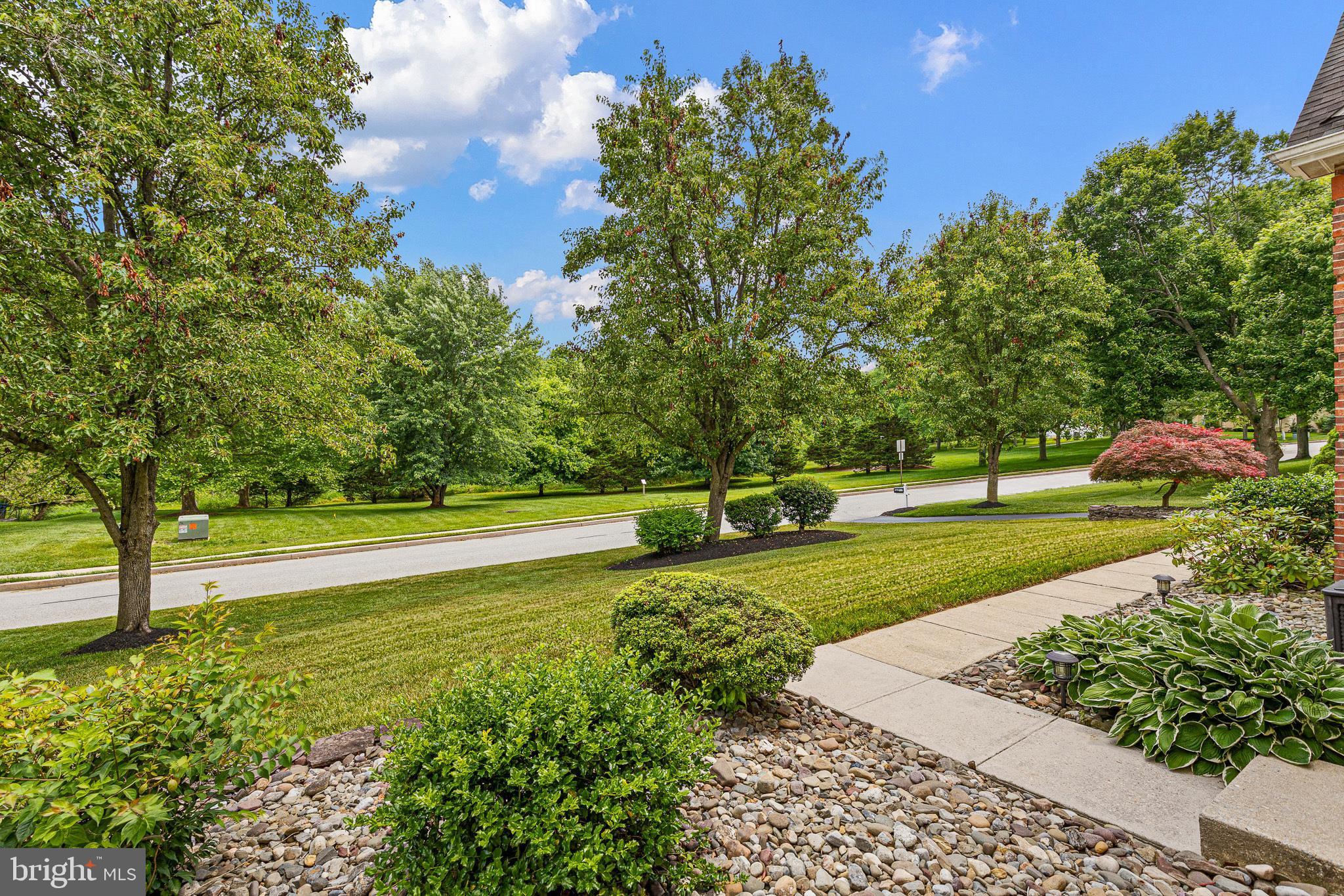 WILLOWDALE CROSSIN - Residential