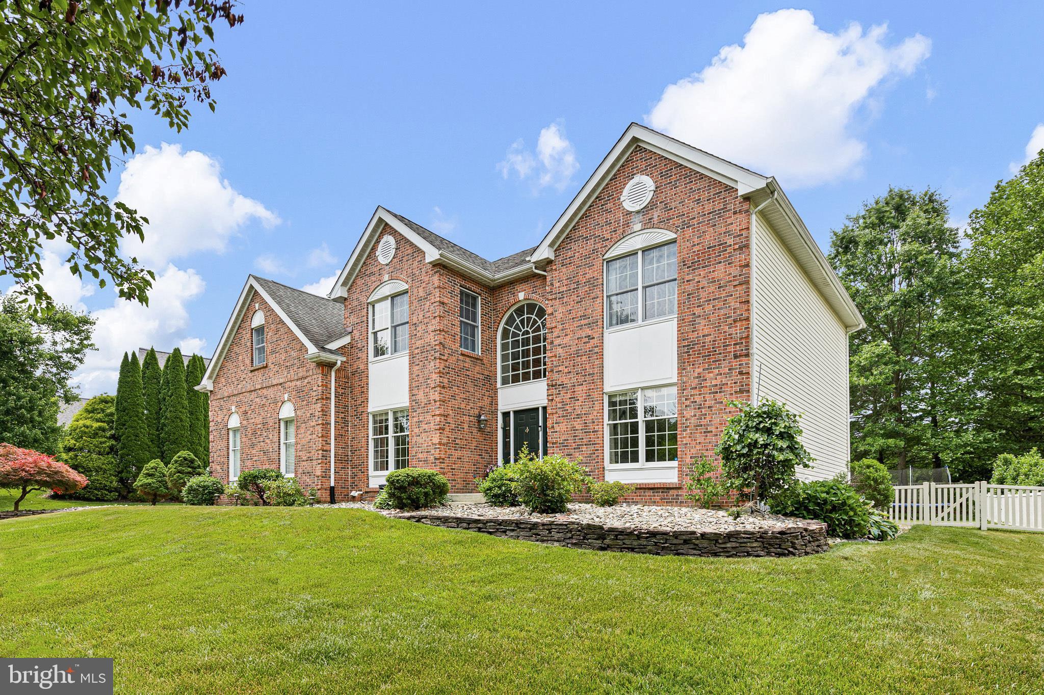WILLOWDALE CROSSIN - Residential