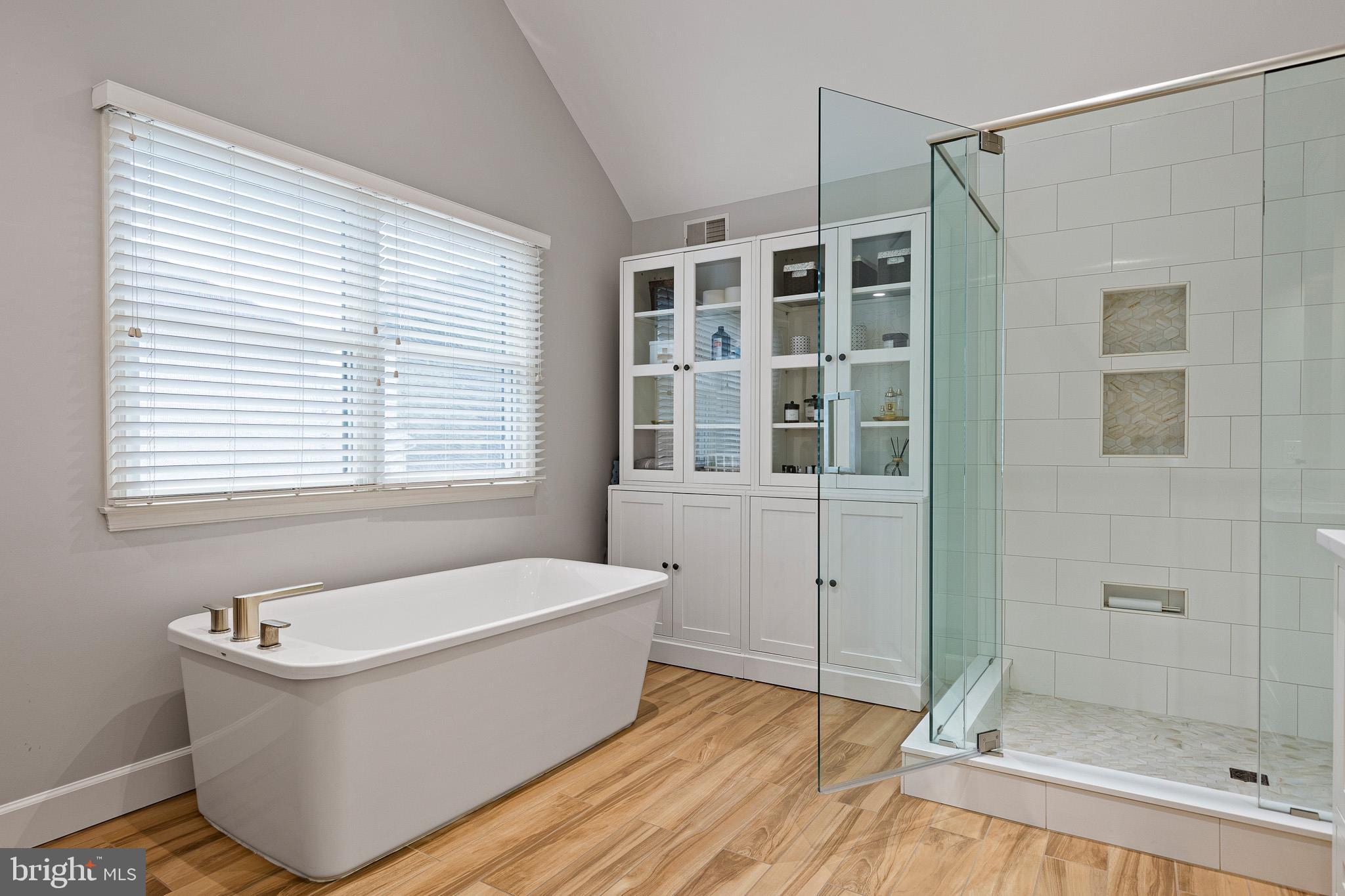 WILLOWDALE CROSSIN - Residential
