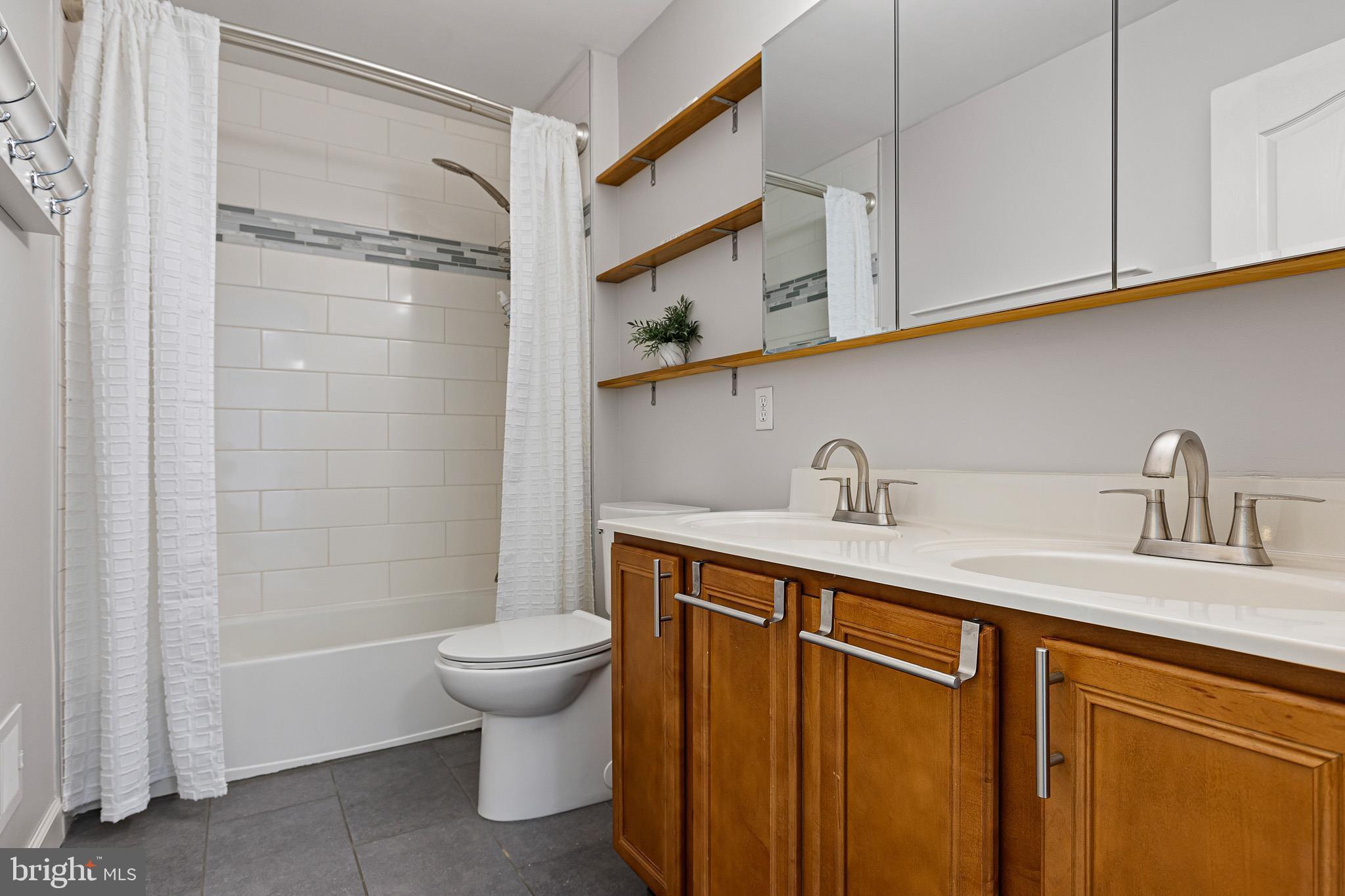 WILLOWDALE CROSSIN - Residential