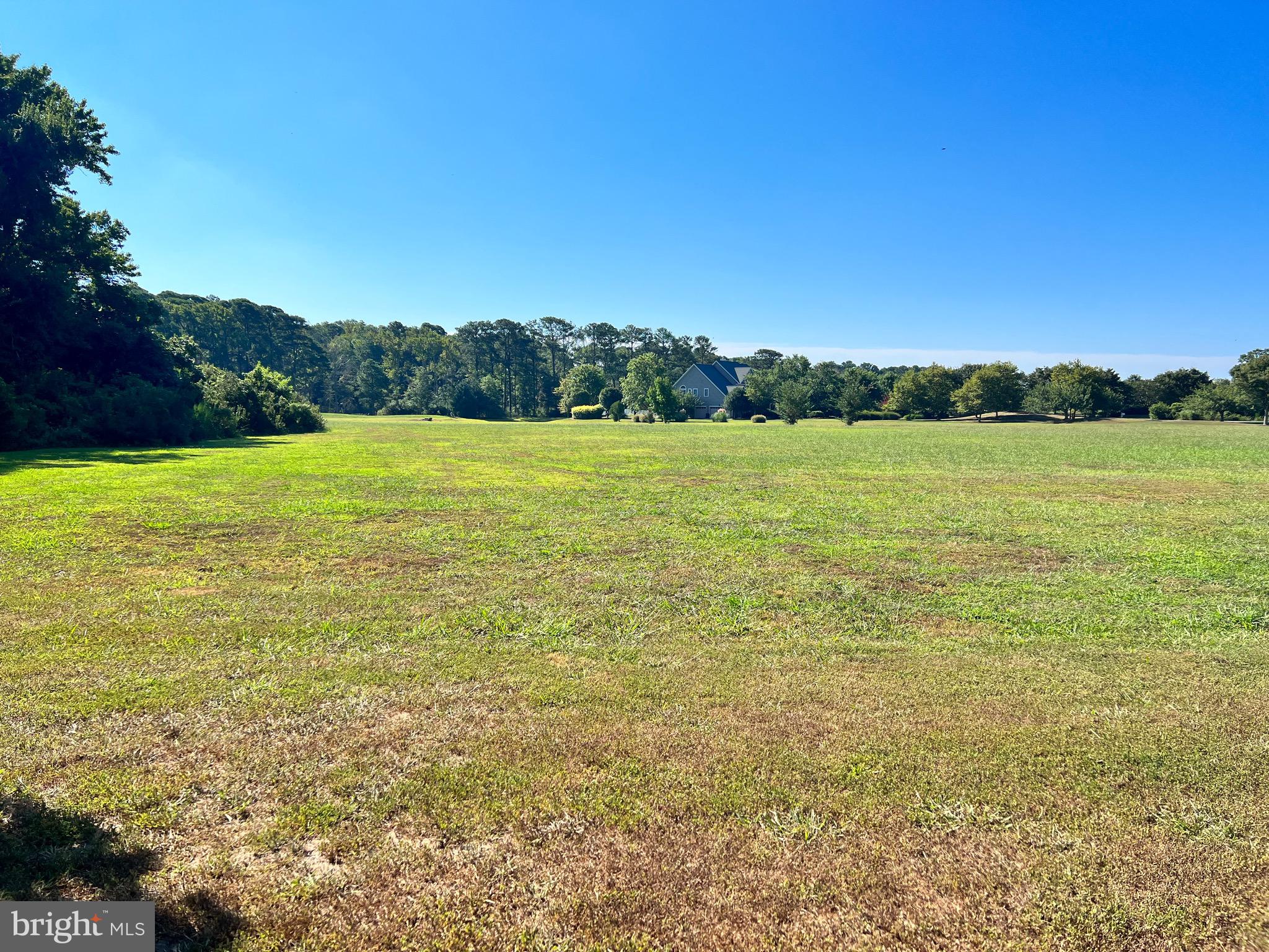 INDIAN CREEK - Land