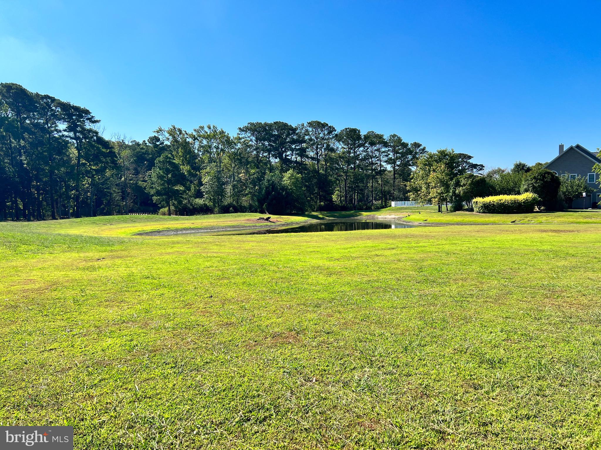 INDIAN CREEK - Land