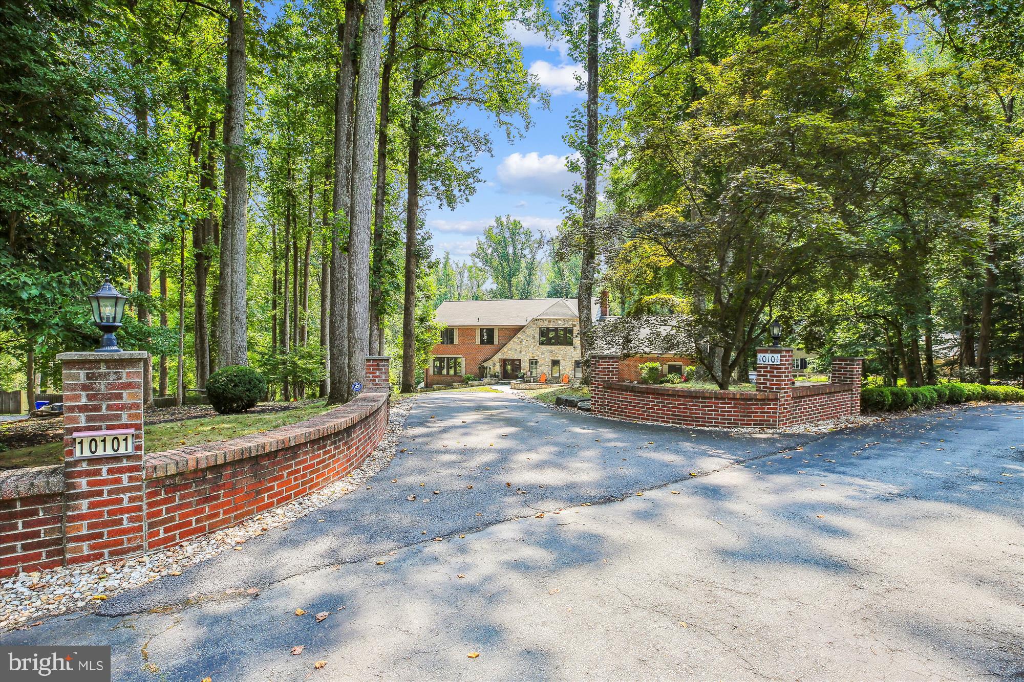 POTOMAC OUTSIDE - Residential