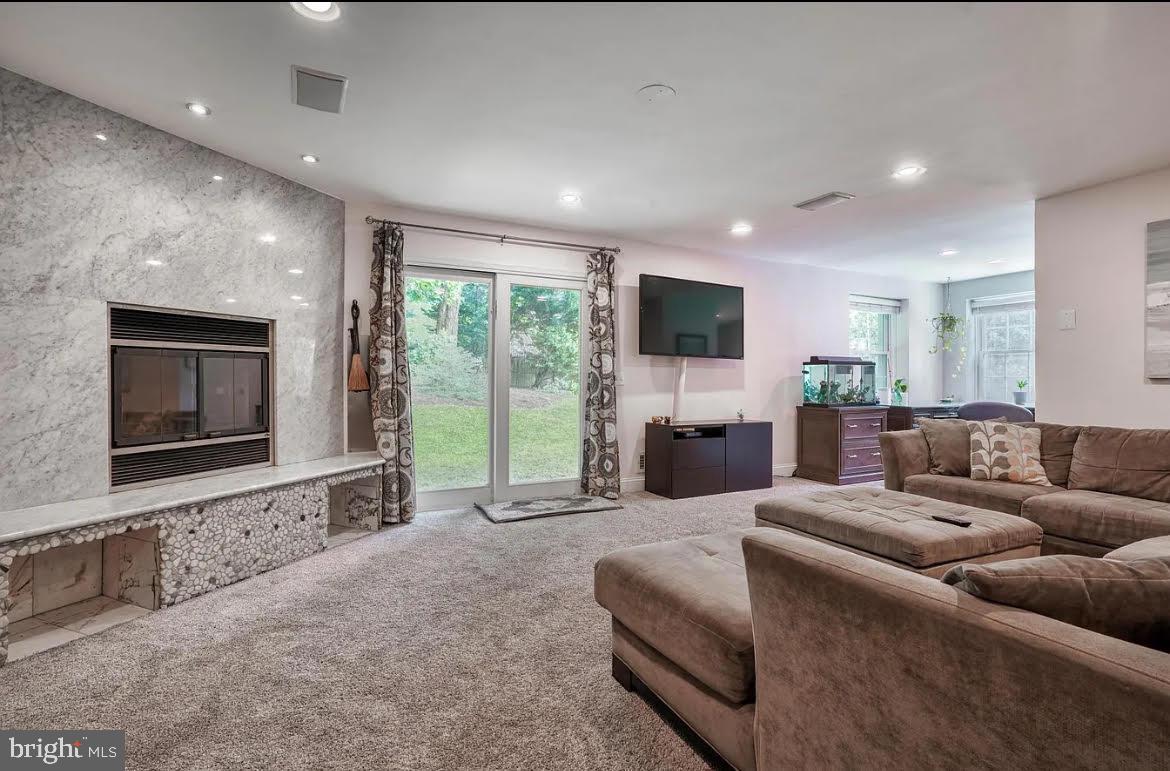 CHARLES TERRACE - Residential