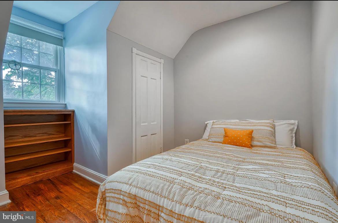 CHARLES TERRACE - Residential