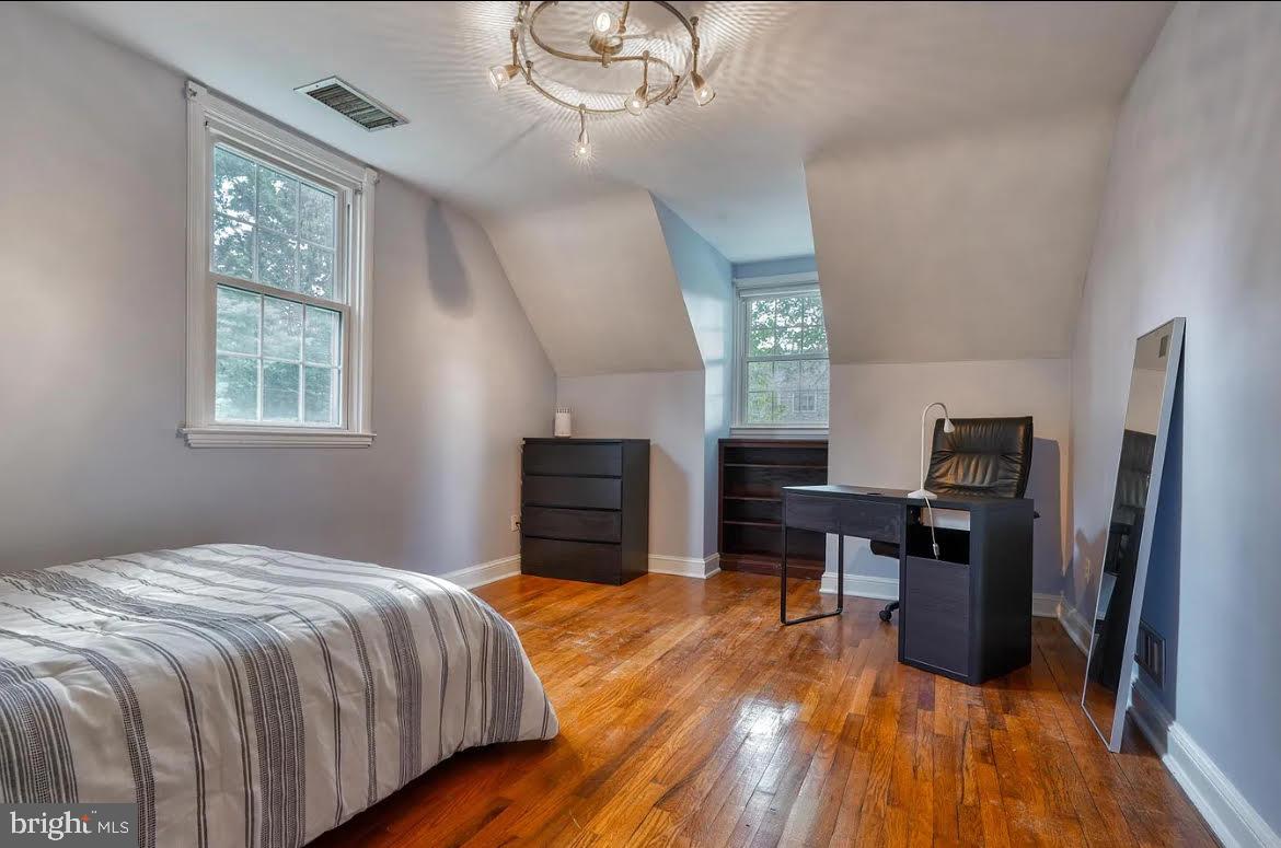CHARLES TERRACE - Residential