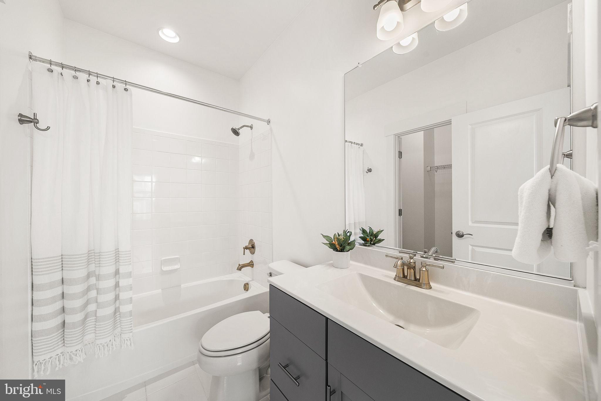 POTOMAC SHORES - Residential