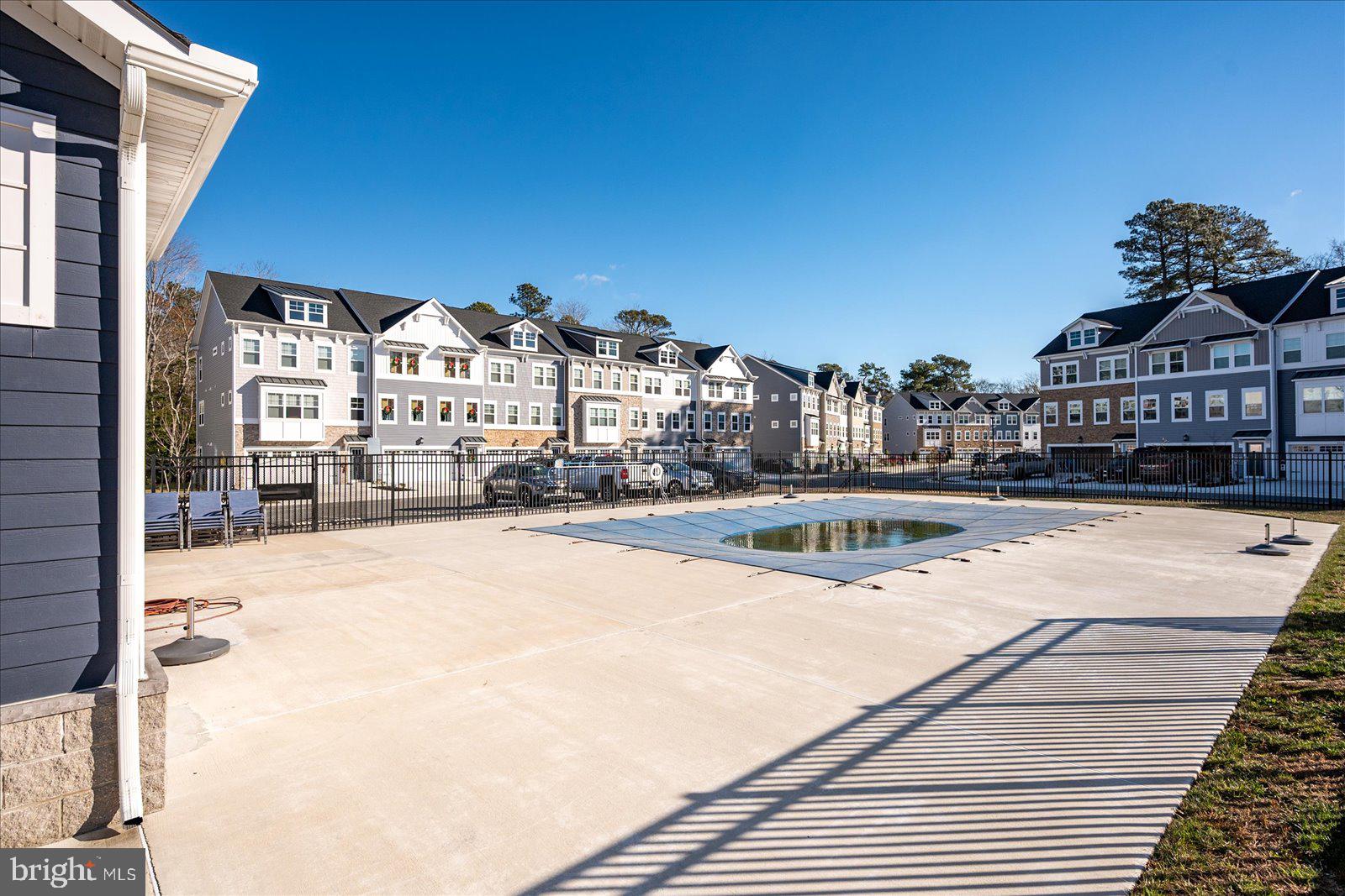 SEA OAKS VILLAGE - Residential