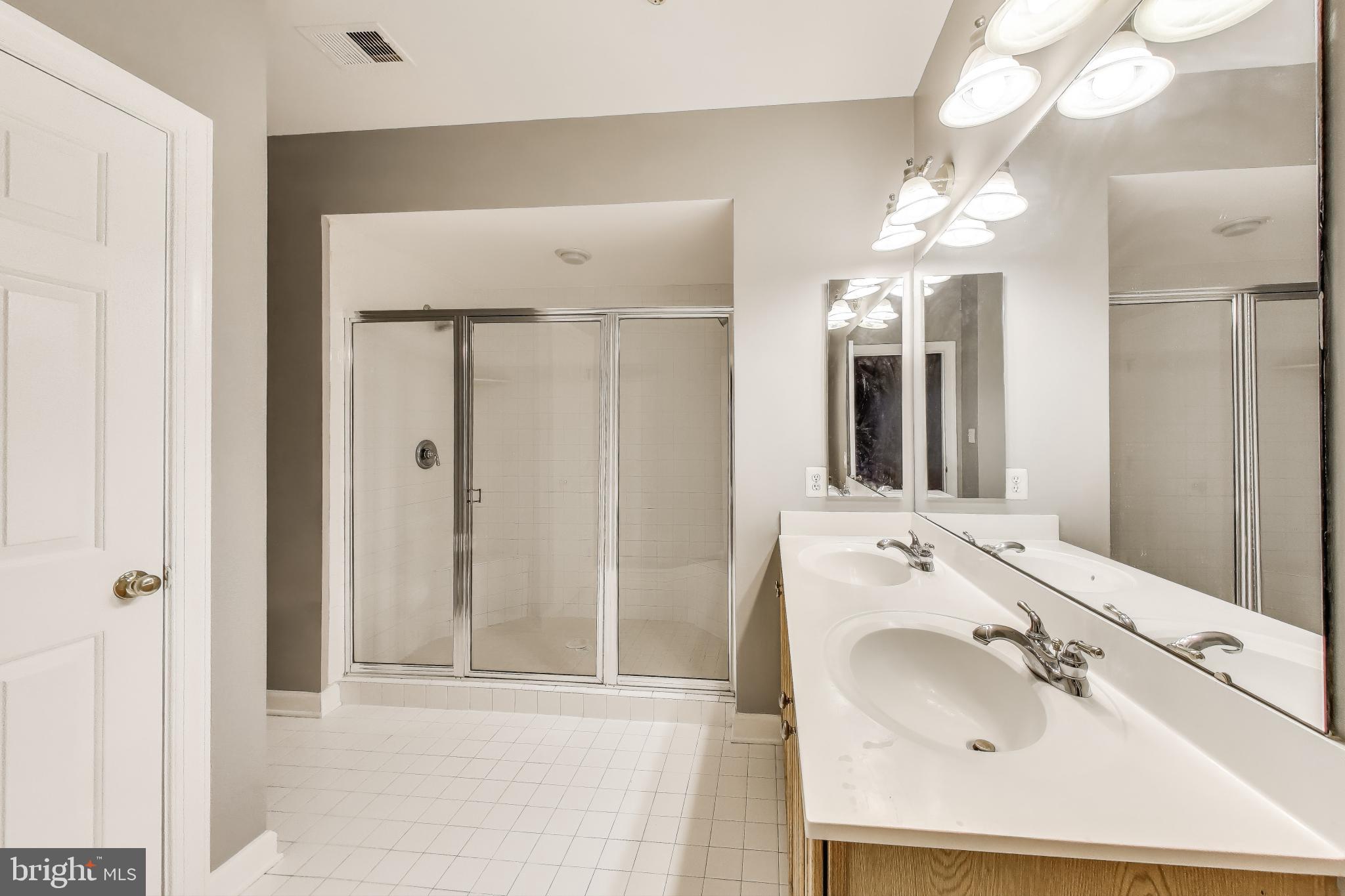 HIDDEN CREEK - Residential Lease