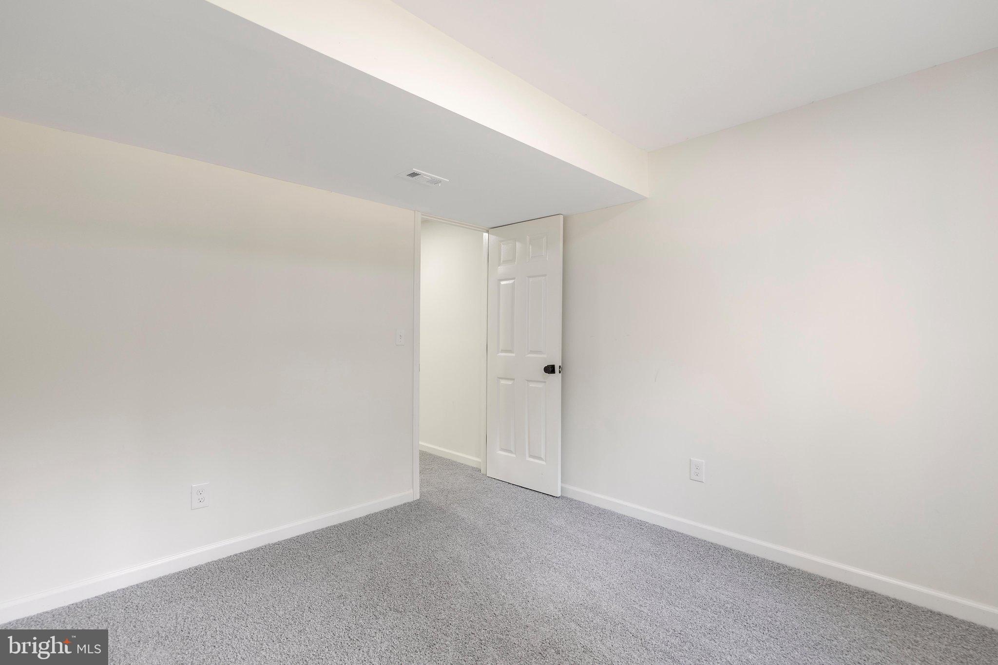 SHORELAND - Residential