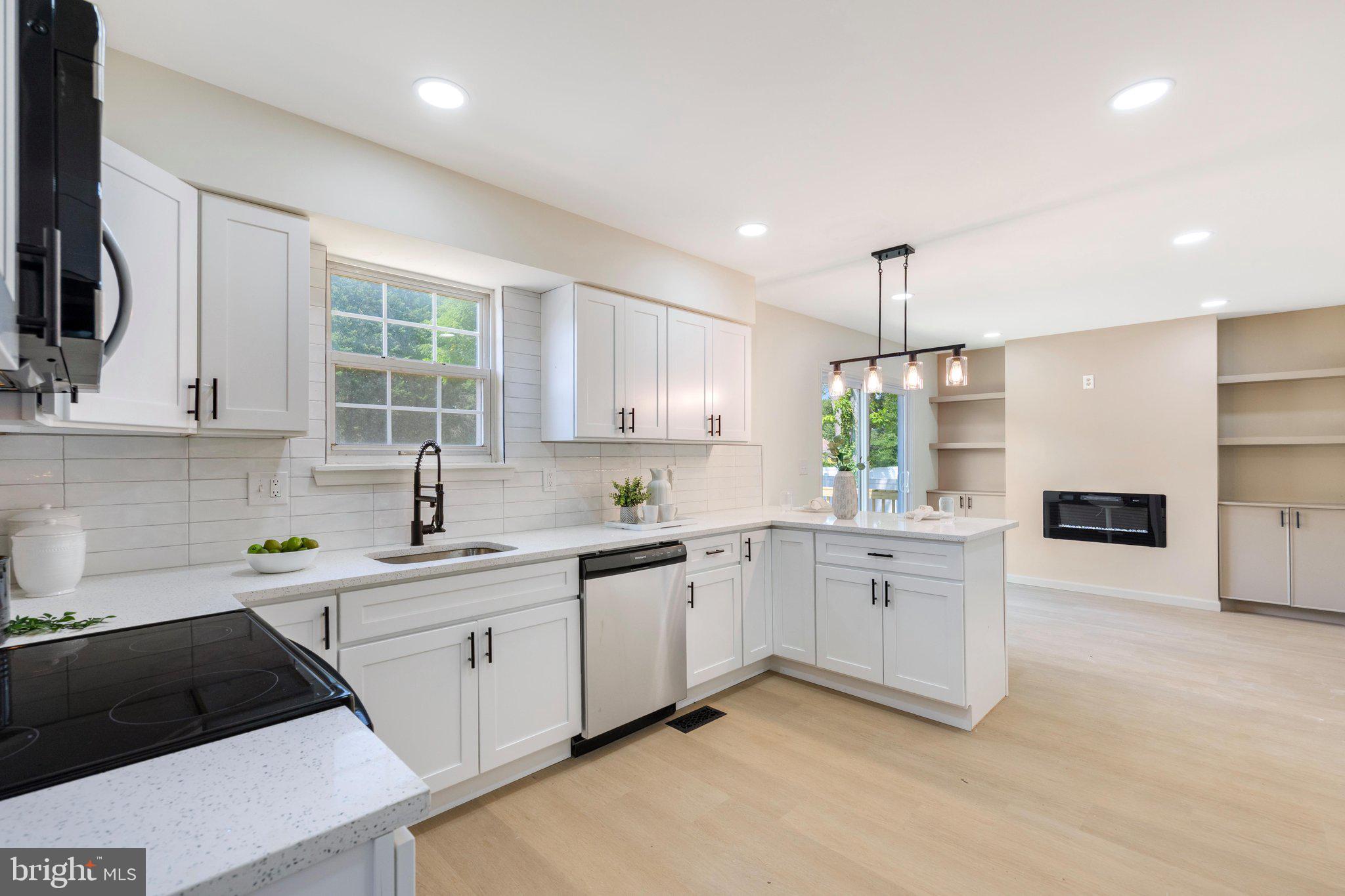 SHORELAND - Residential