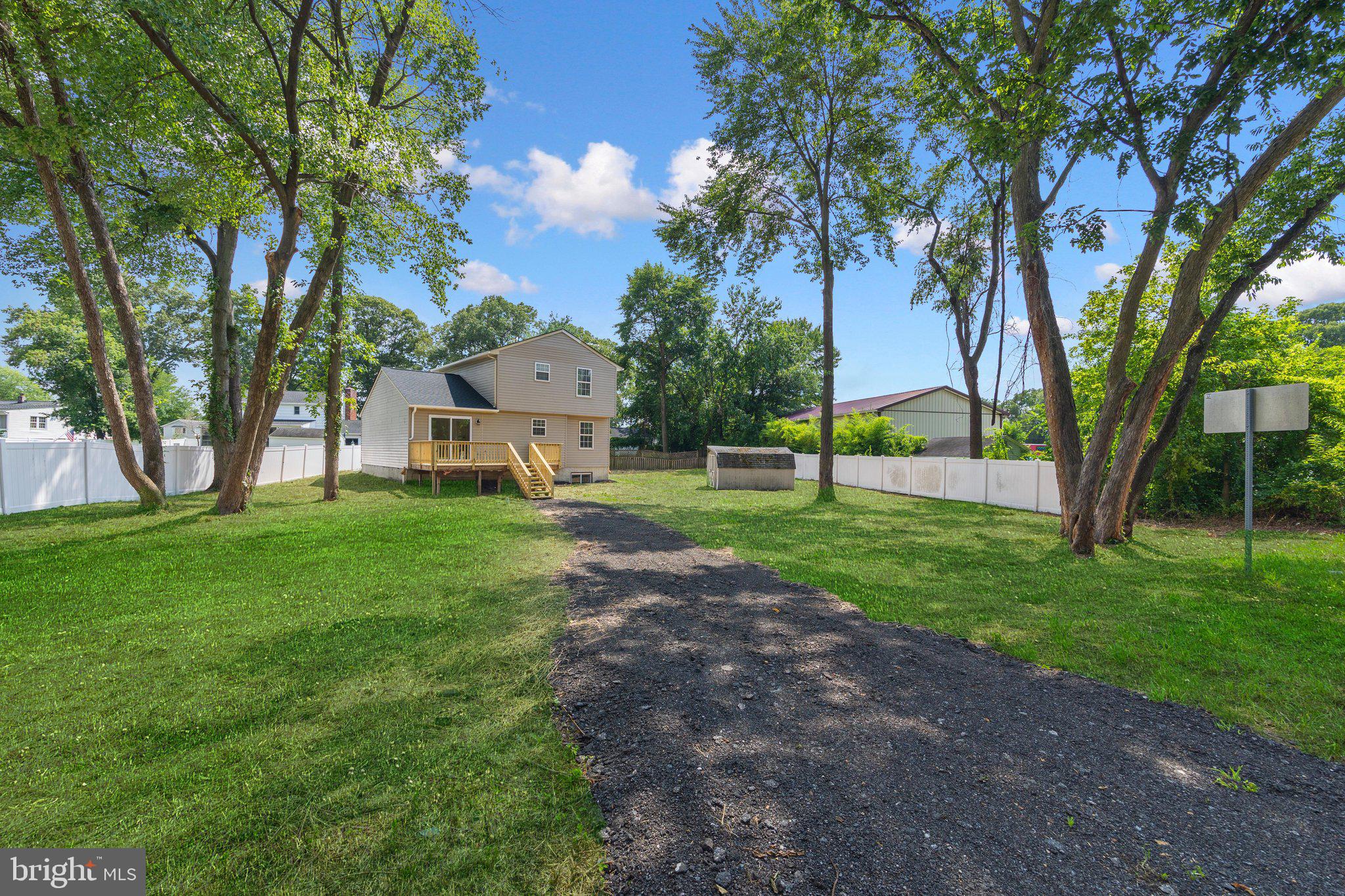 SHORELAND - Residential