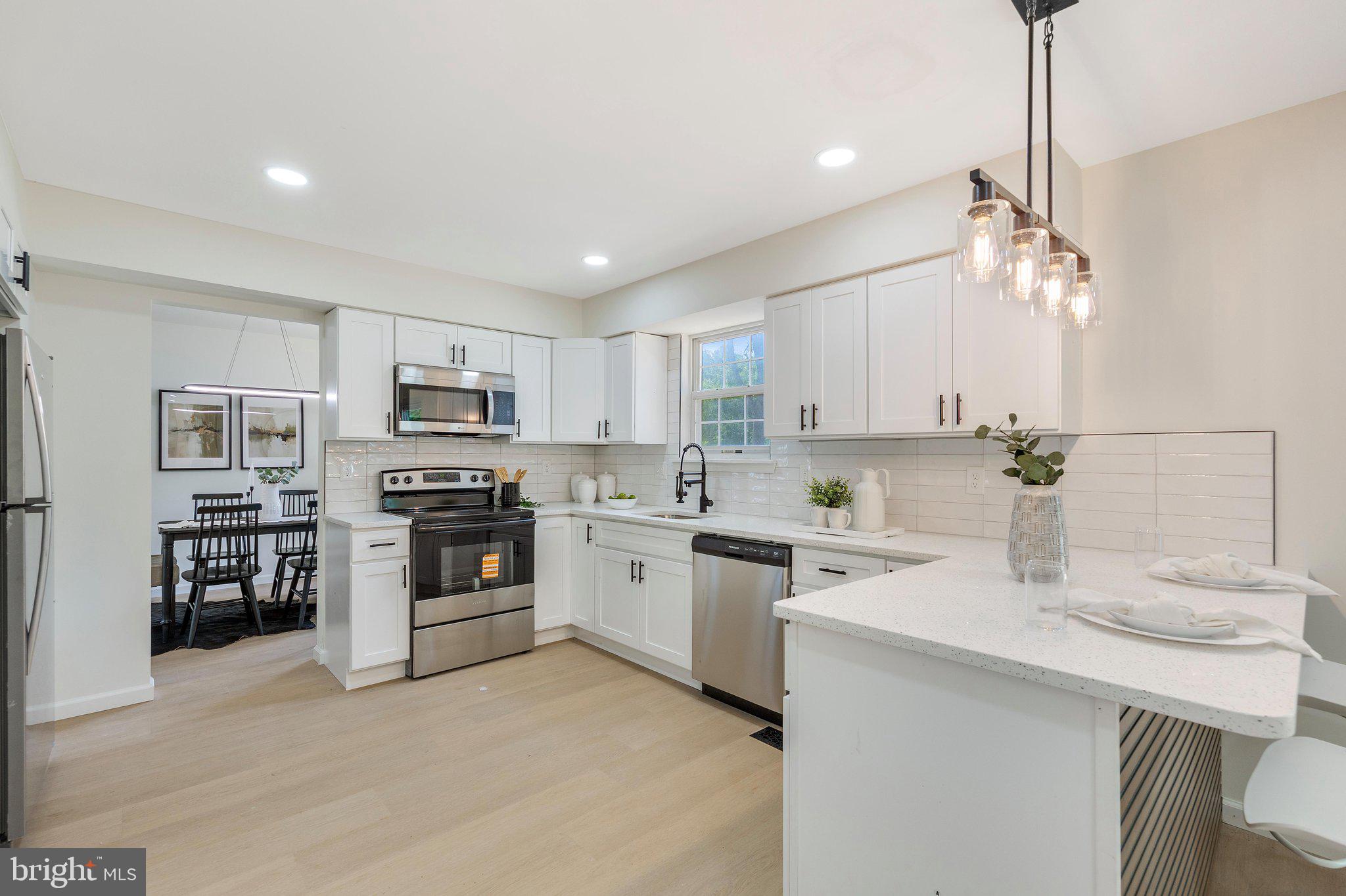 SHORELAND - Residential