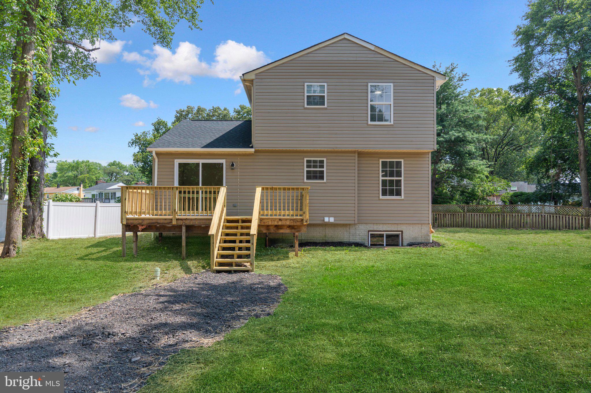 SHORELAND - Residential