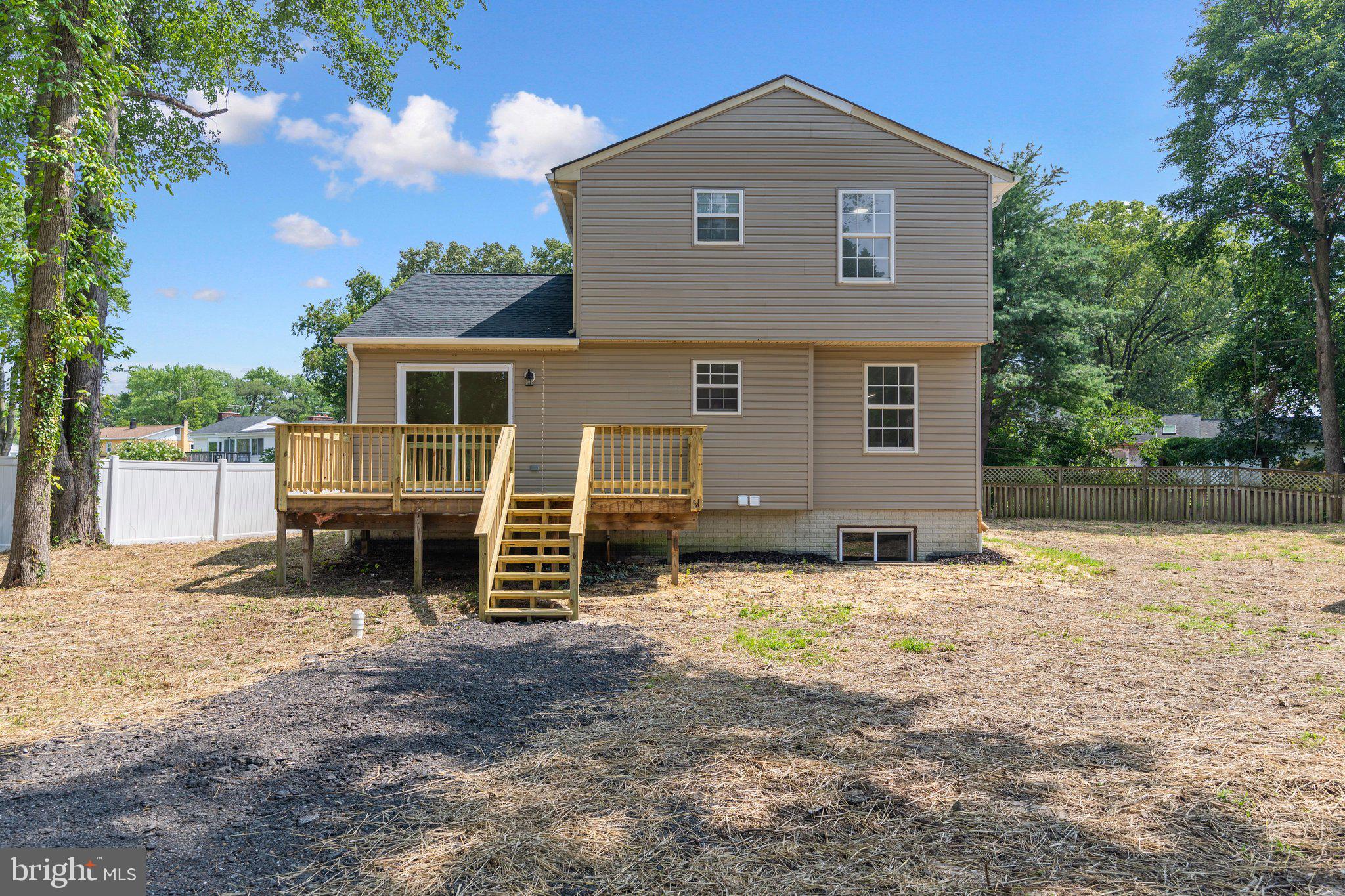 SHORELAND - Residential