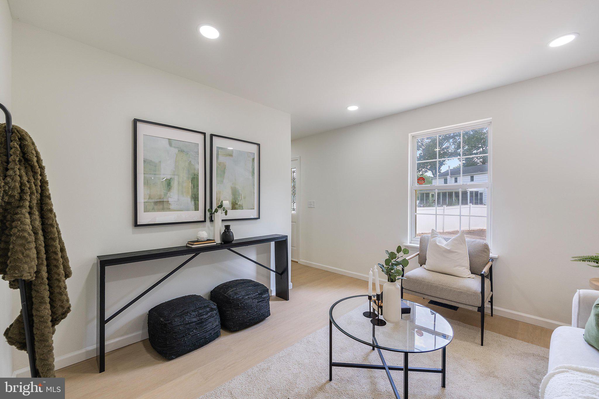 SHORELAND - Residential