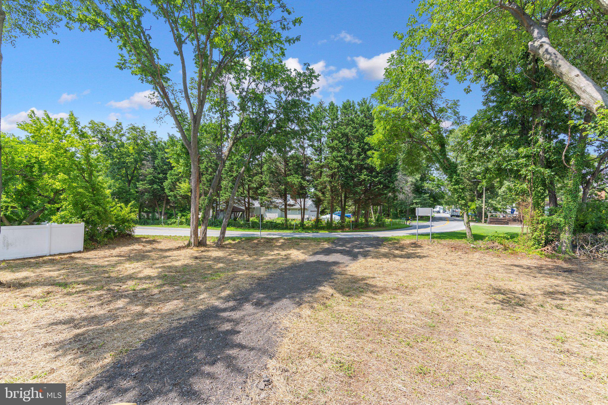 SHORELAND - Residential