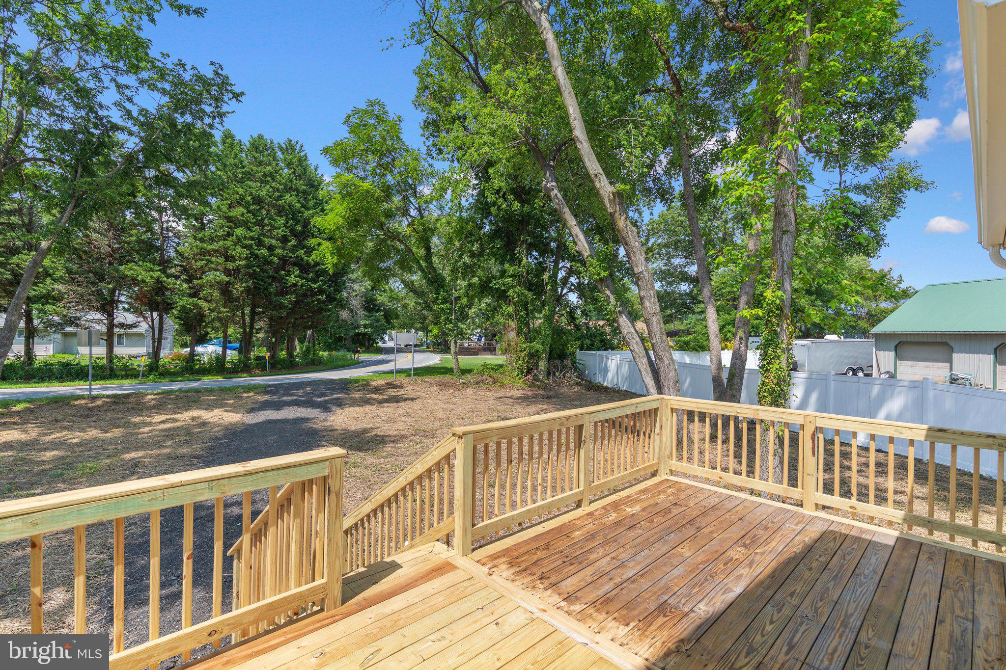 SHORELAND - Residential