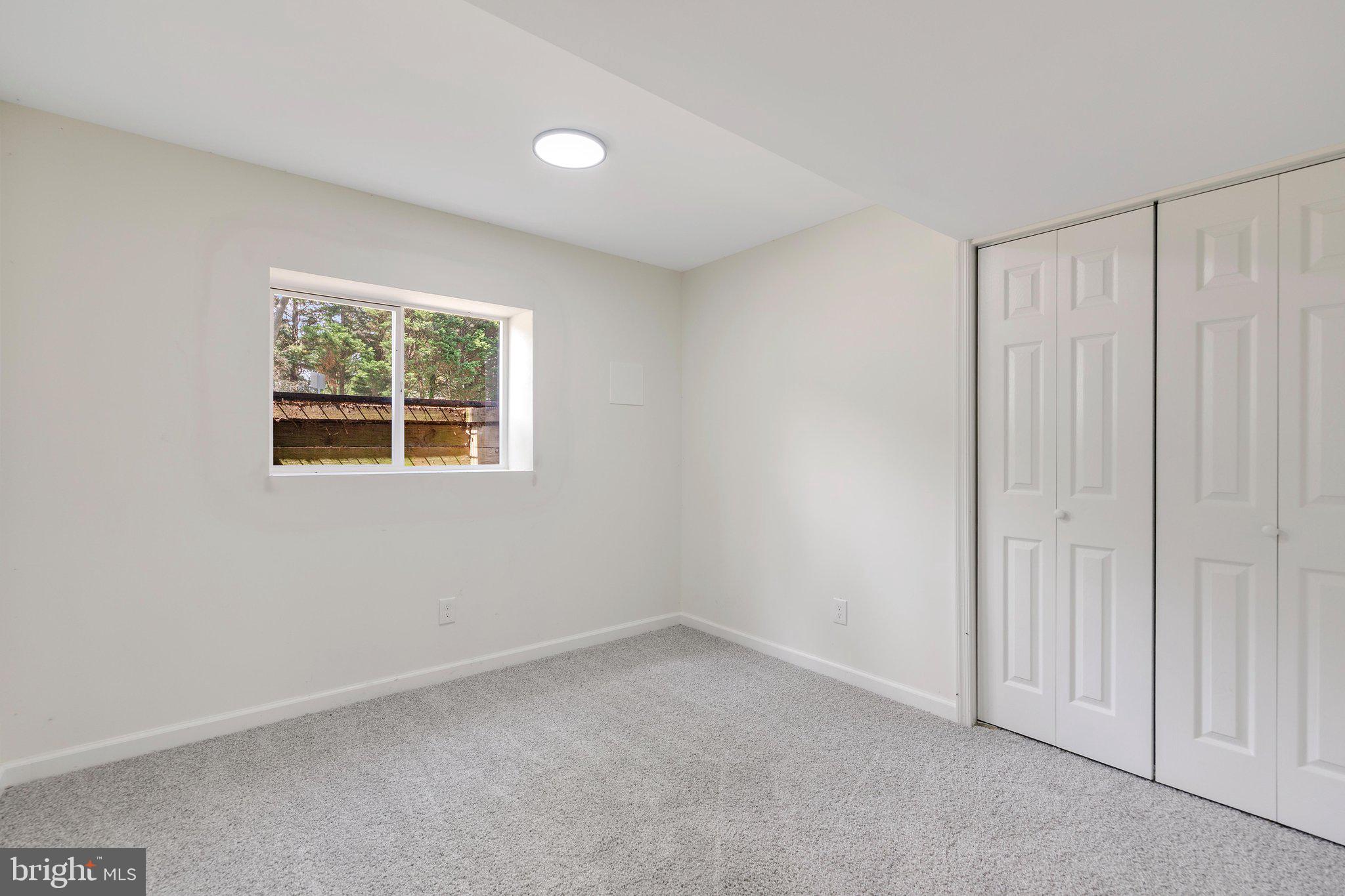 SHORELAND - Residential