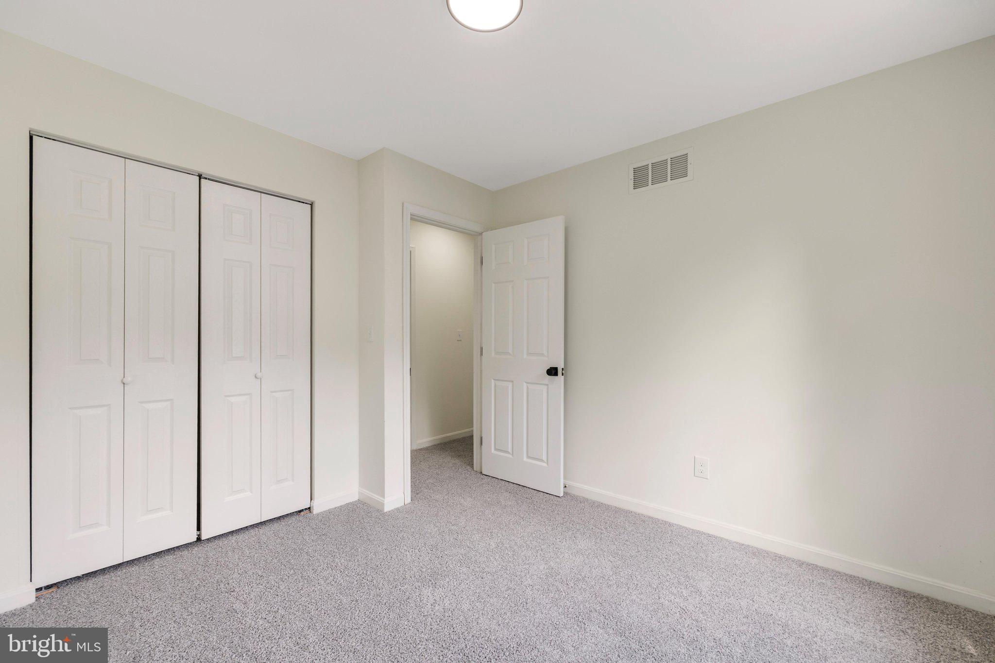 SHORELAND - Residential