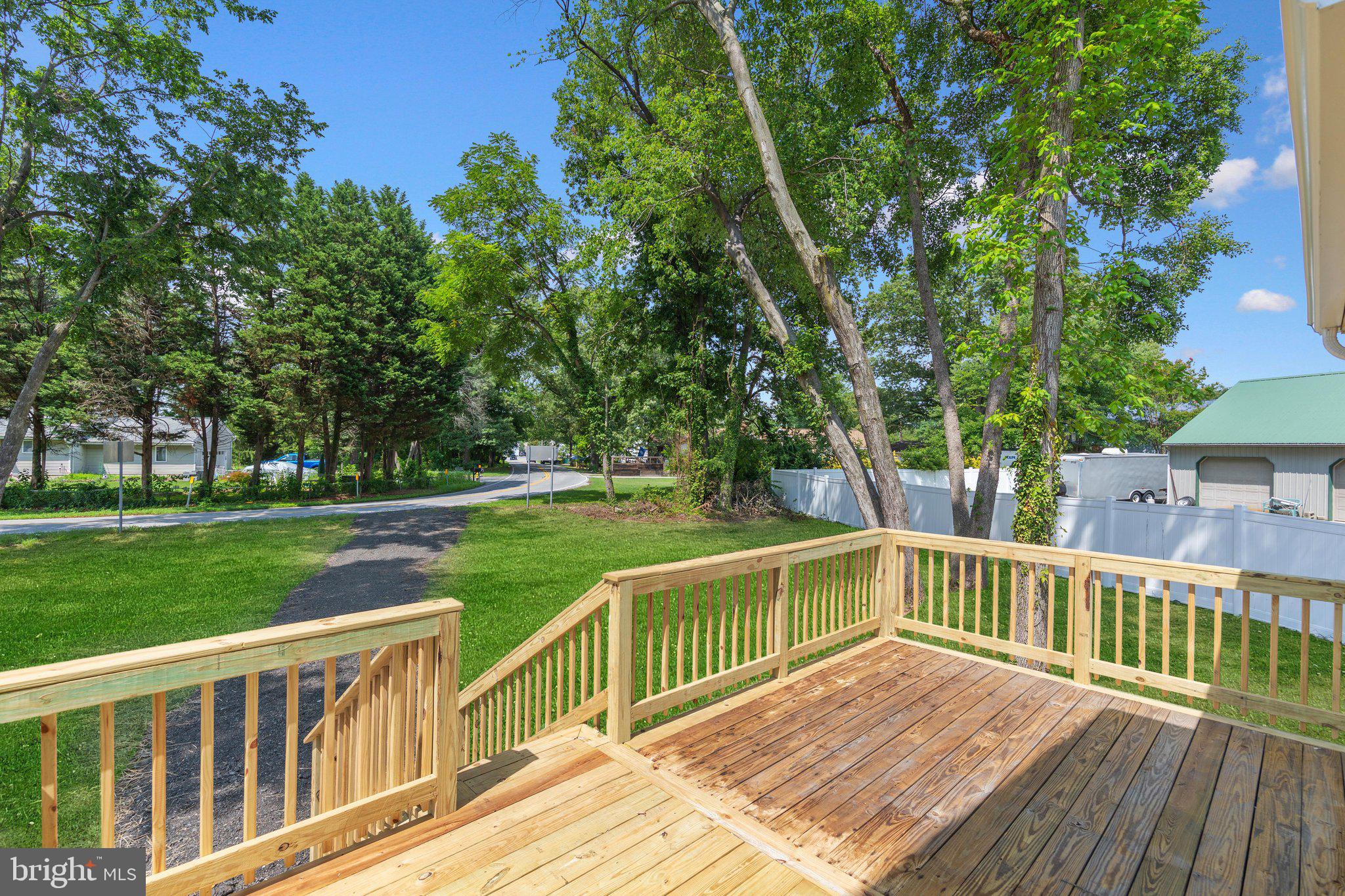SHORELAND - Residential