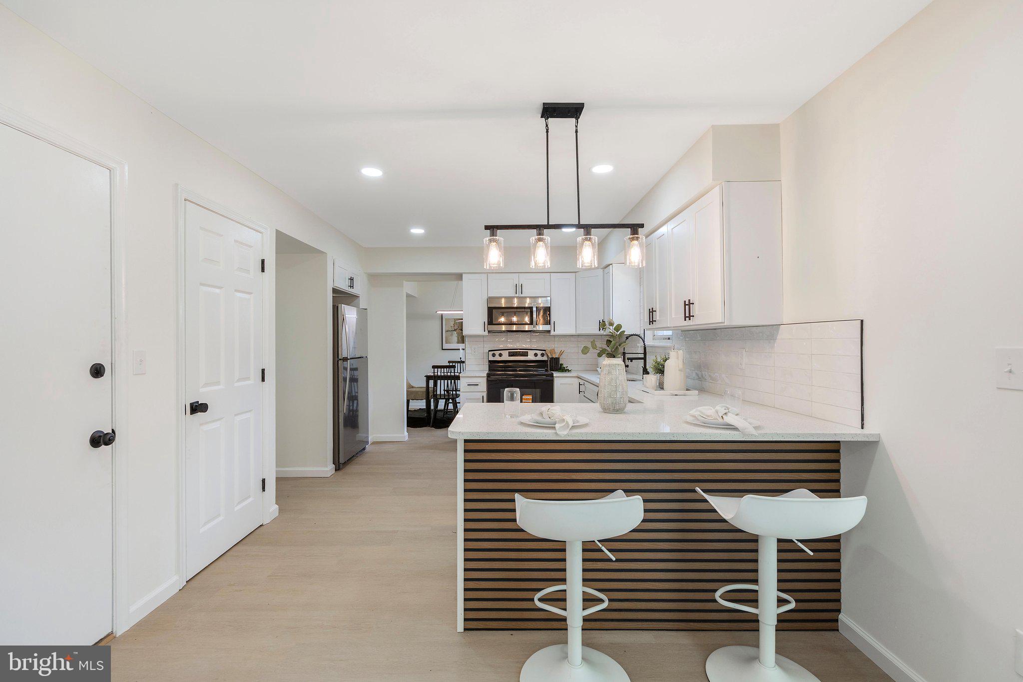 SHORELAND - Residential