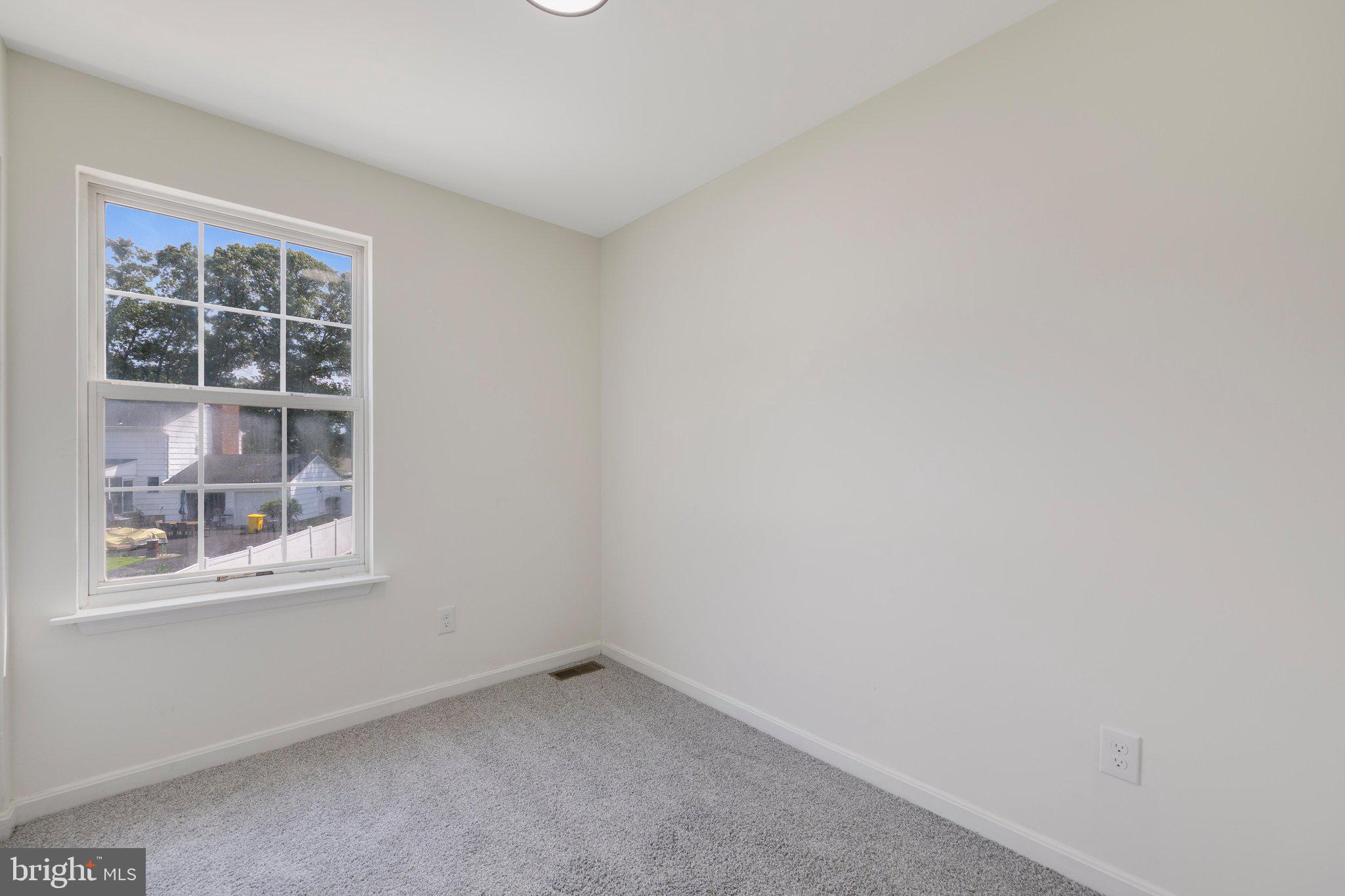SHORELAND - Residential