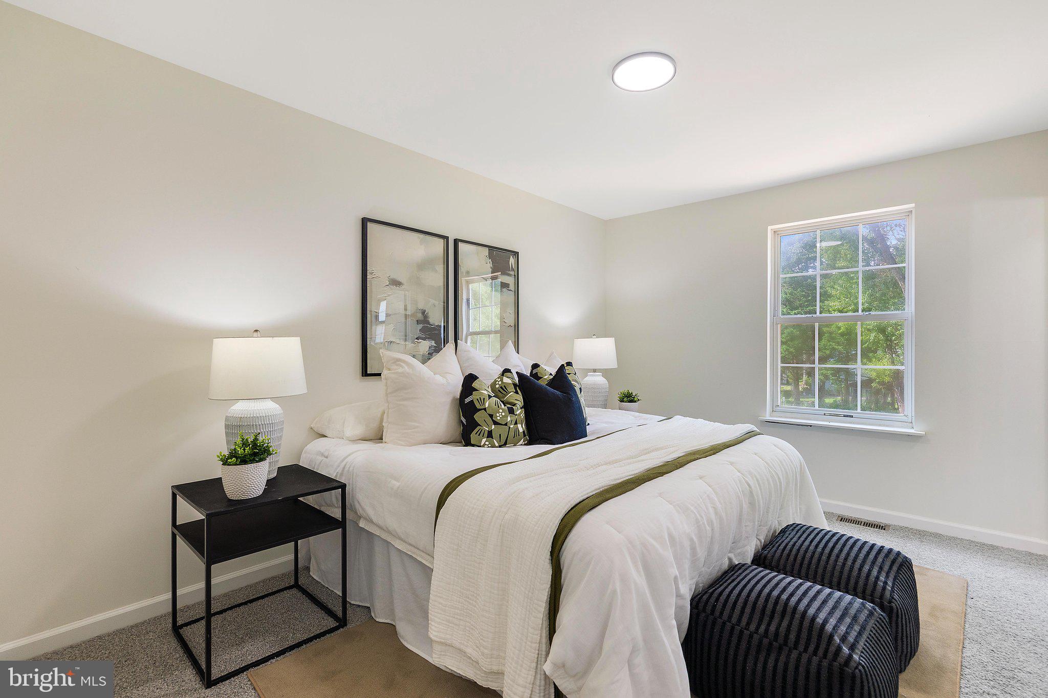 SHORELAND - Residential