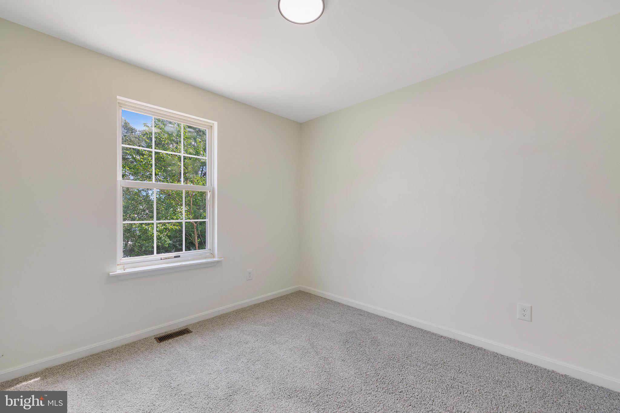 SHORELAND - Residential