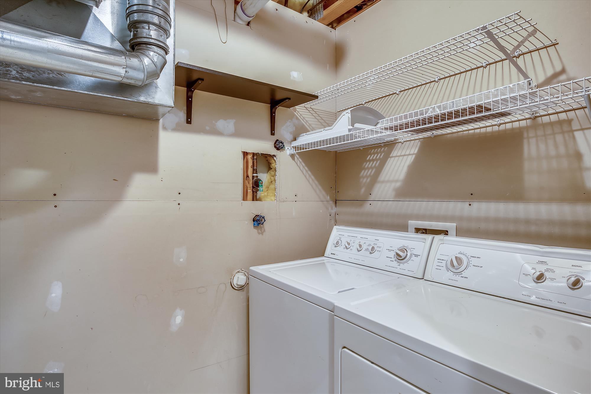 OVERLOOK - Residential Lease