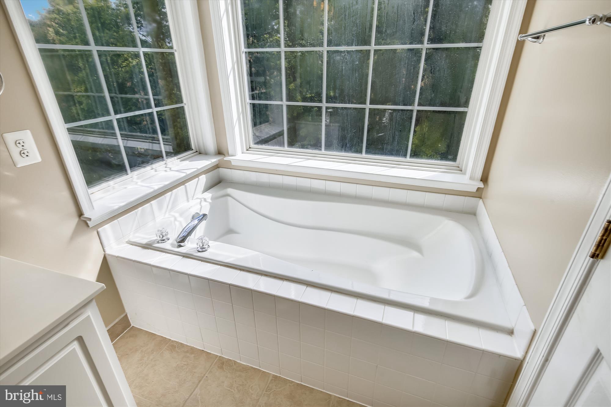 OVERLOOK - Residential Lease