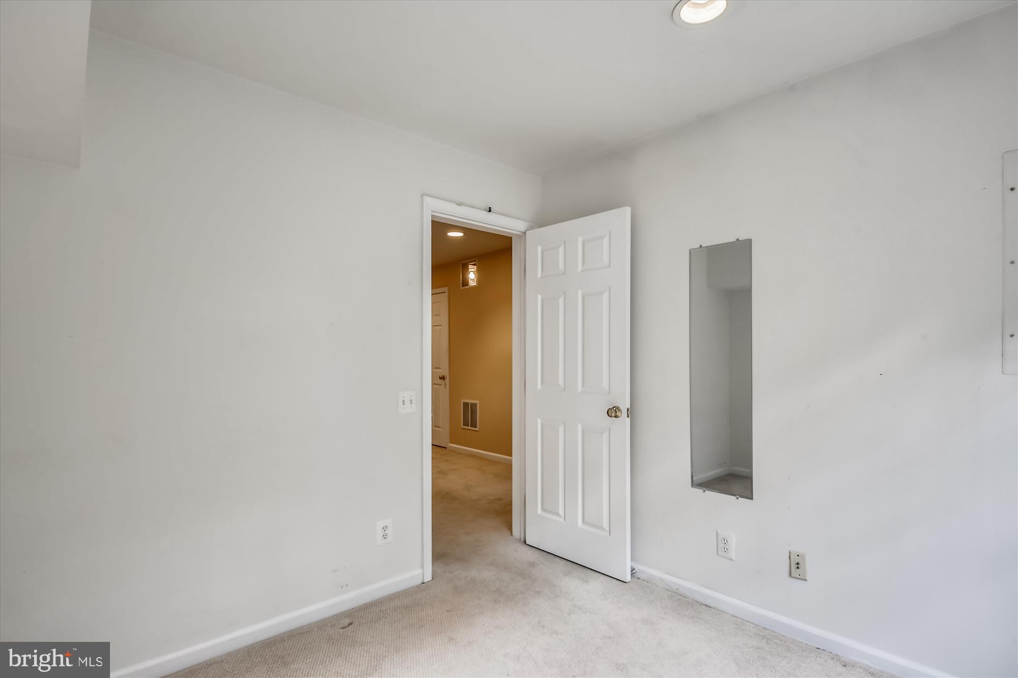 OVERLOOK - Residential Lease