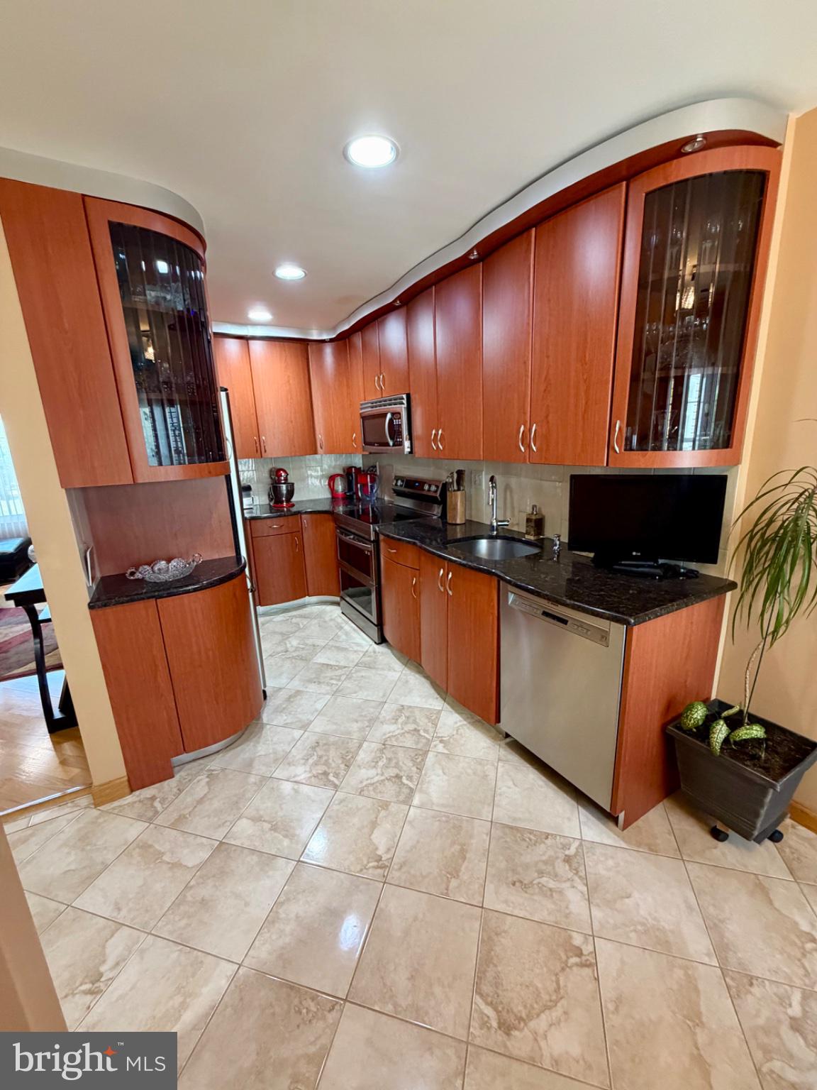 BROOKSTONE - Residential