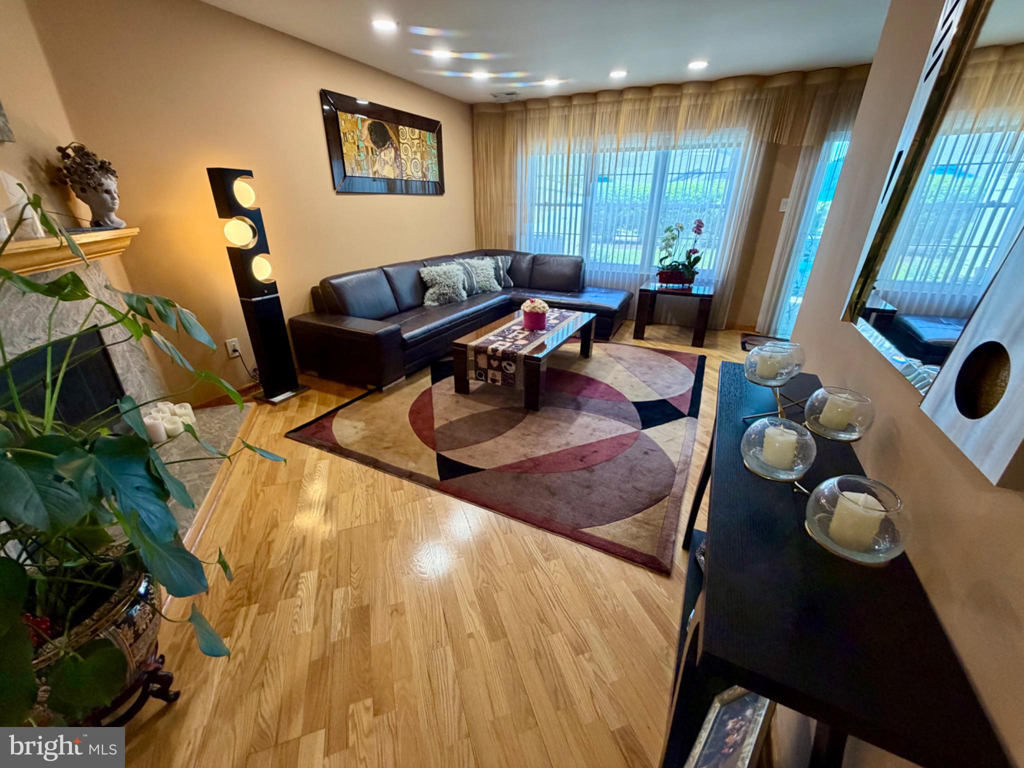 BROOKSTONE - Residential