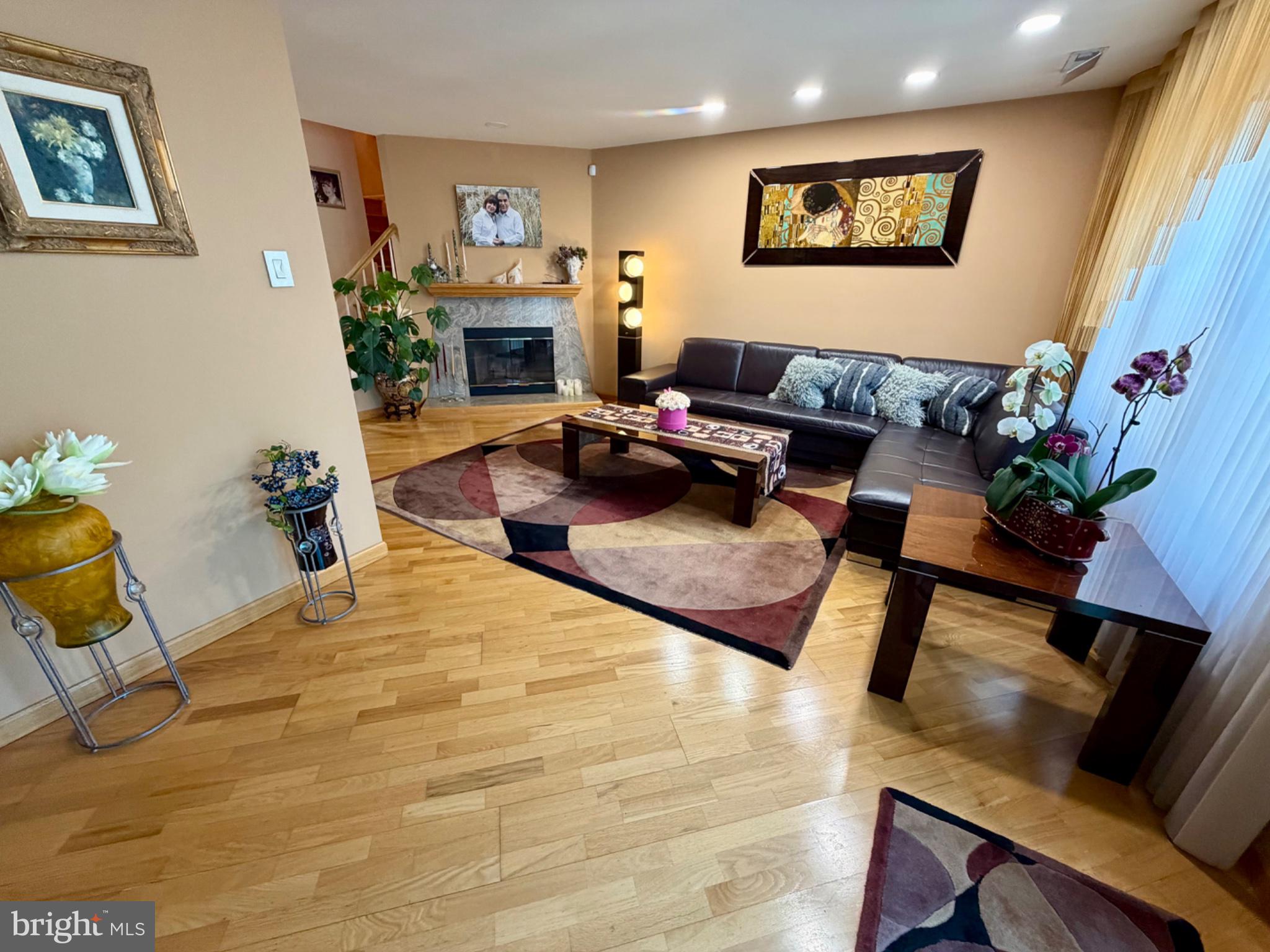 BROOKSTONE - Residential